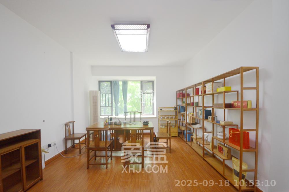 新城新世界一二三期 2室2厅1卫 2100.0元/月 新城新世界一二三期 2室2厅1卫 2100.0元/月室内图