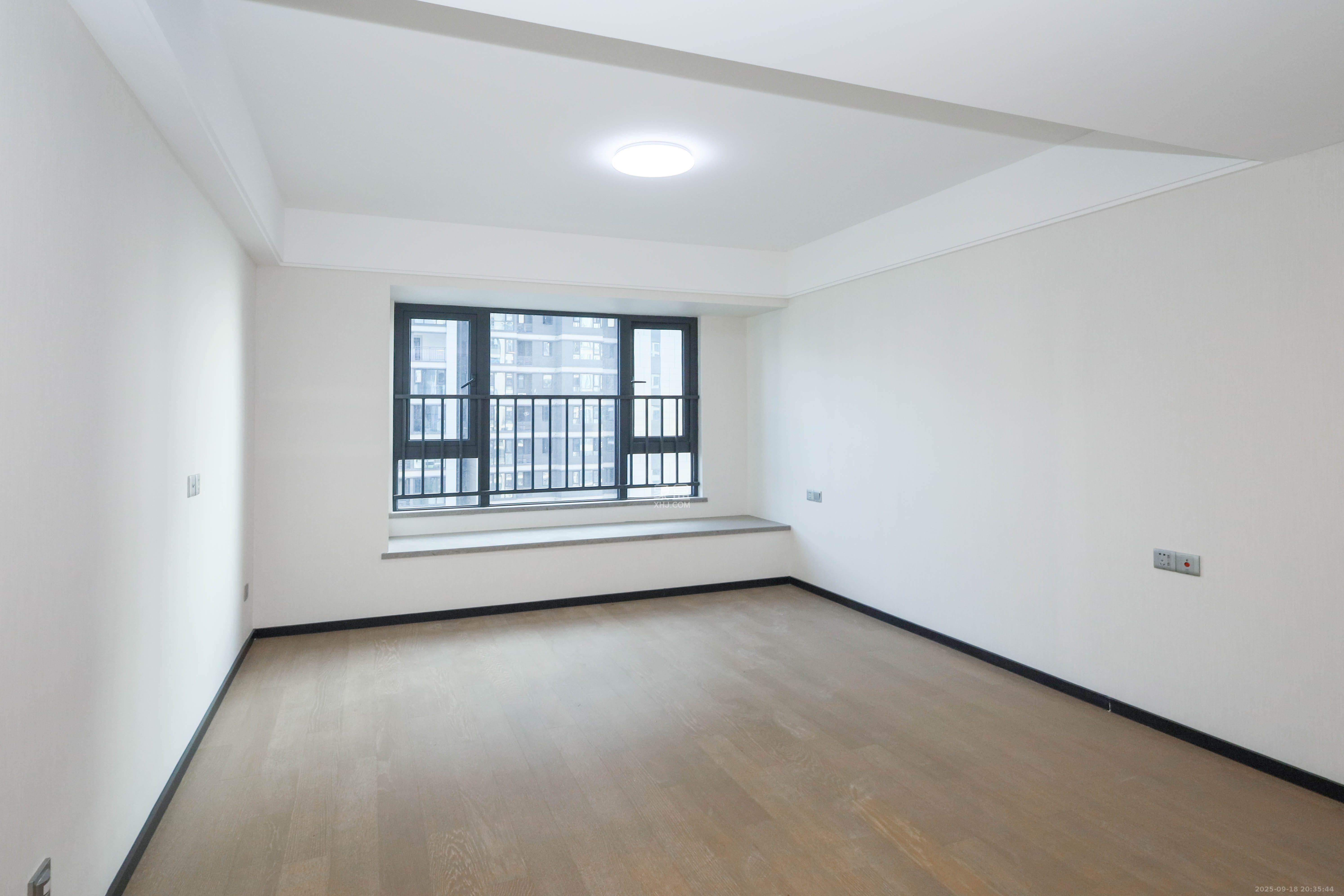 中海阅溪府  5室2厅2卫    4800.0元/月室内图