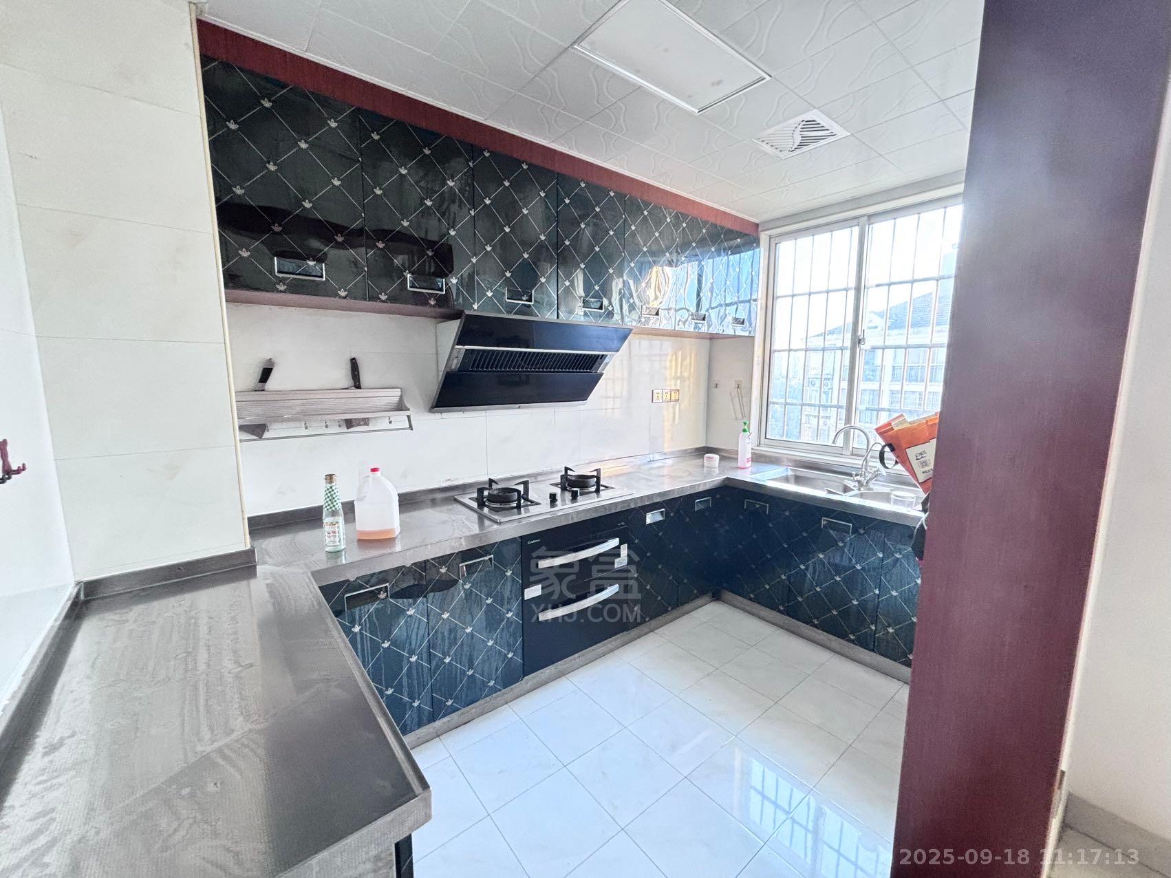 裕景龙苑 3室2厅2卫 1600.0元/月 裕景龙苑 3室2厅2卫 1600.0元/月室内图