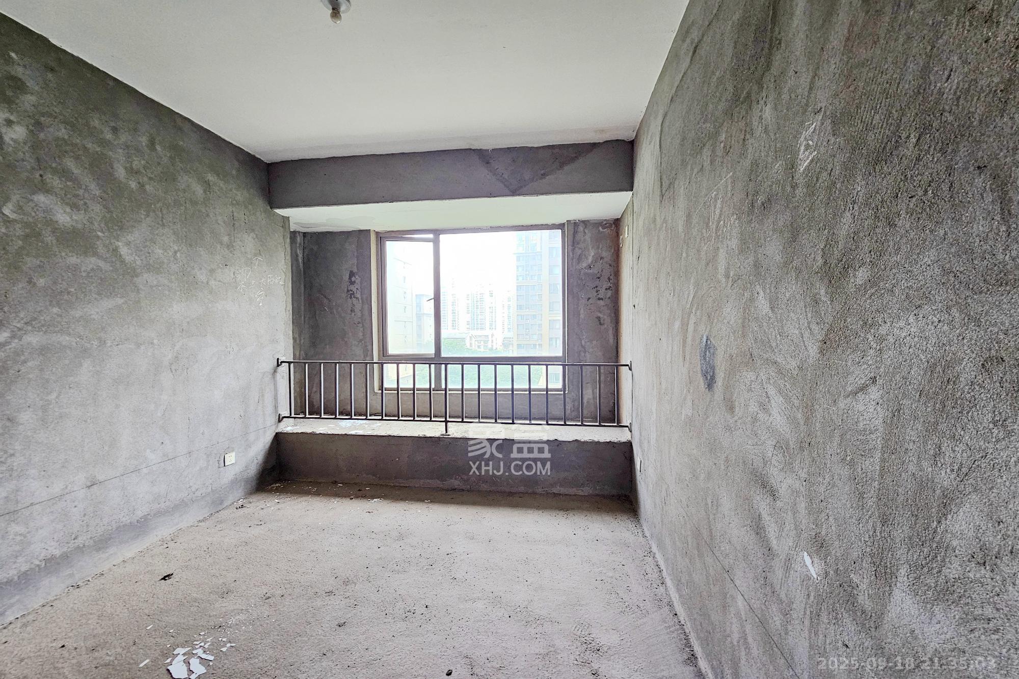 新华都万家城 3室2厅1卫 140.0万 新华都万家城 3室2厅1卫 140.0万卧室