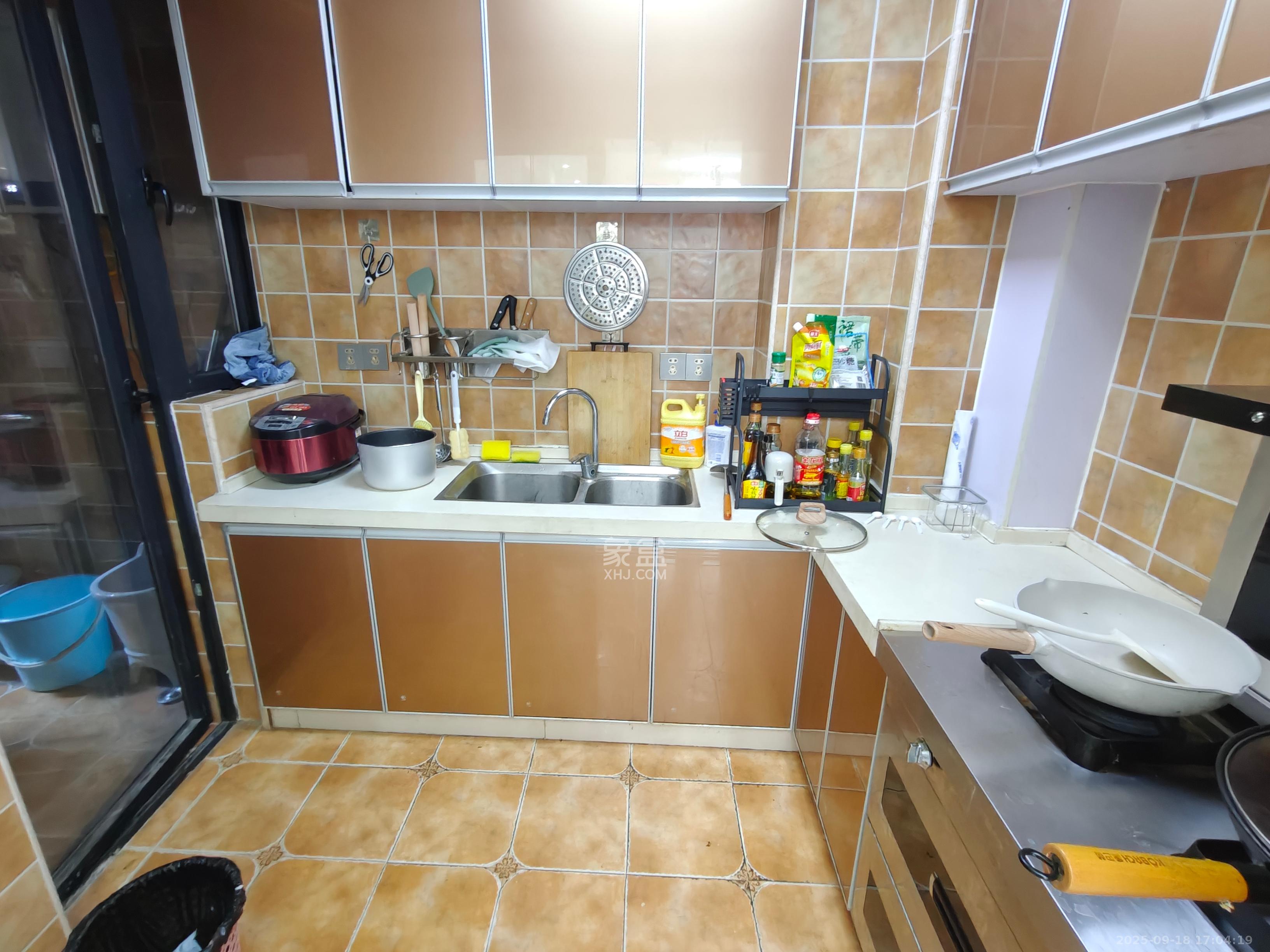 勤诚达新界  3室2厅1卫    2000.0元/月室内图