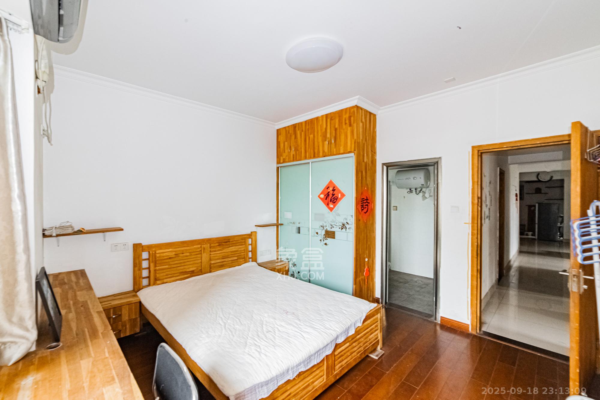 滨江君悦香邸  3室2厅2卫    98.0万卧室