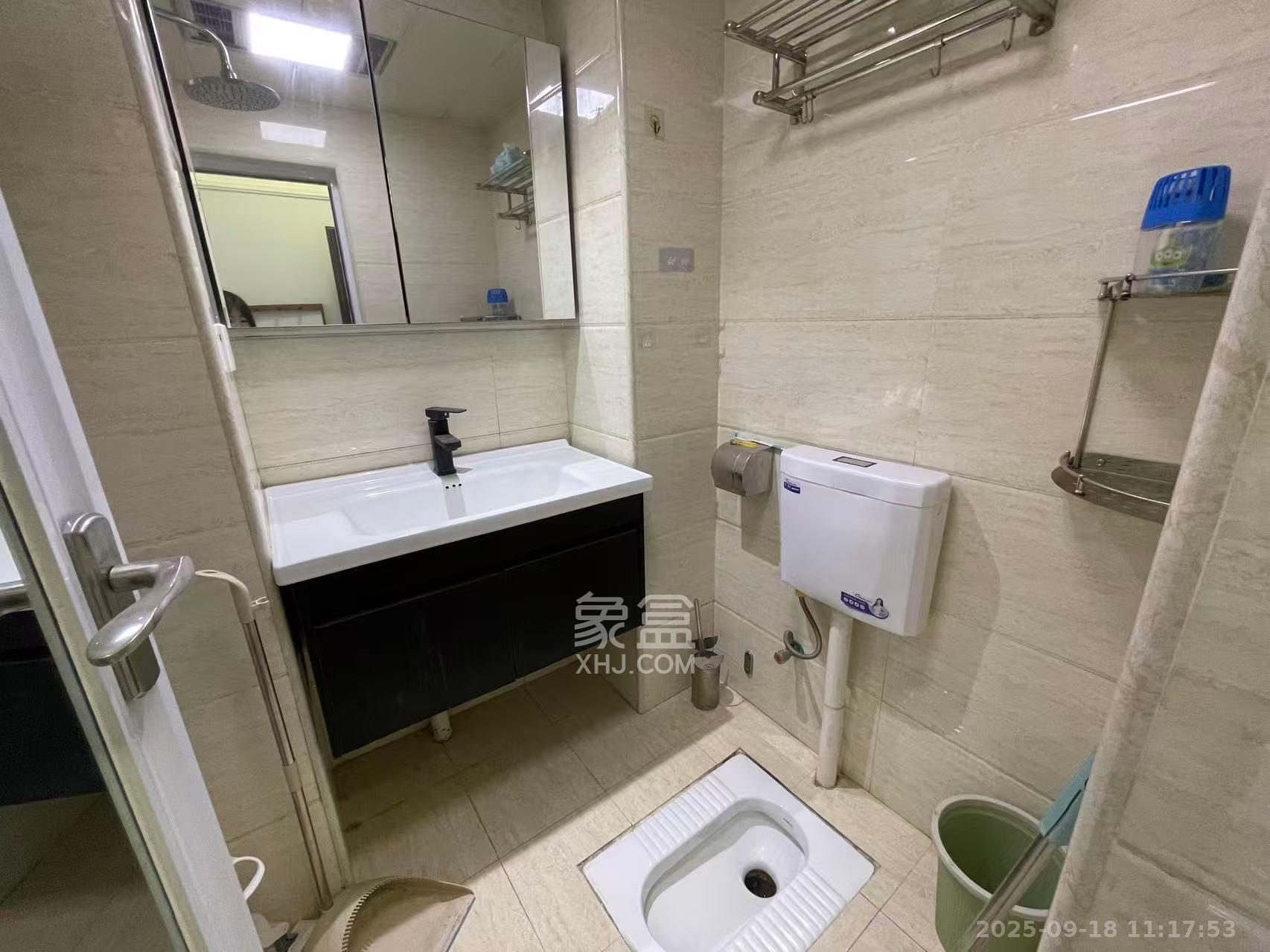 欧亚达国际广场  1室1厅1卫    1300.0元/月室内图