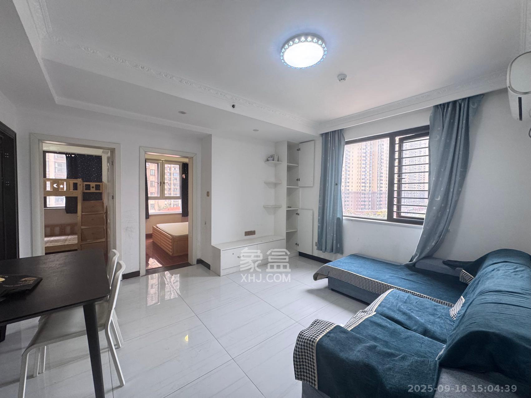 融创融公馆(融创臻苑) 2室1厅1卫 1800.0元/月 融创融公馆(融创臻苑) 2室1厅1卫 1800.0元/月室内图