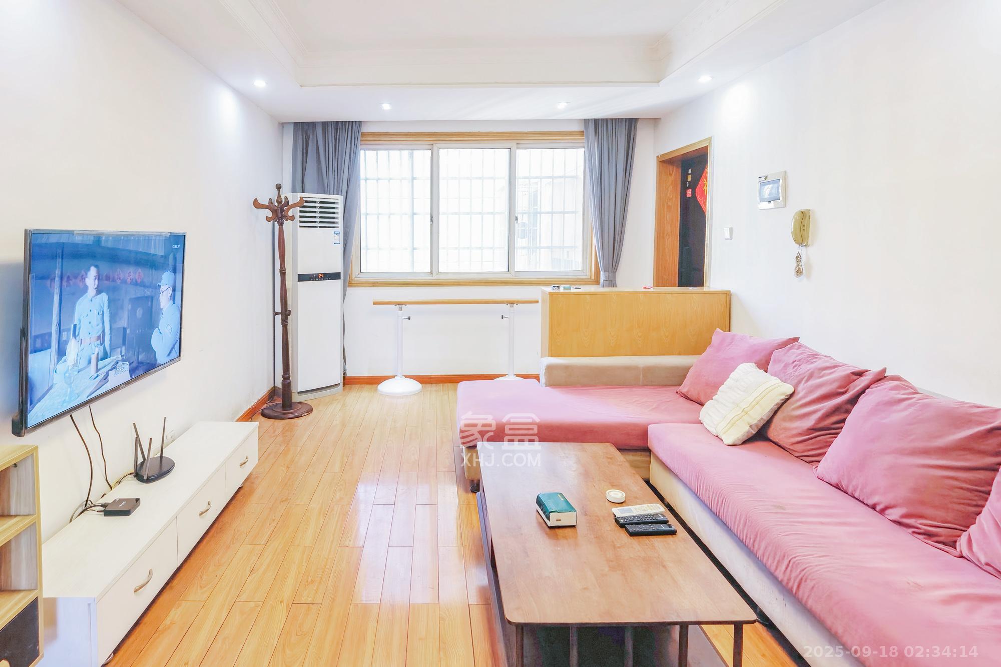 枫林美景 2室2厅1卫 68.5万 枫林美景 2室2厅1卫 68.5万客厅