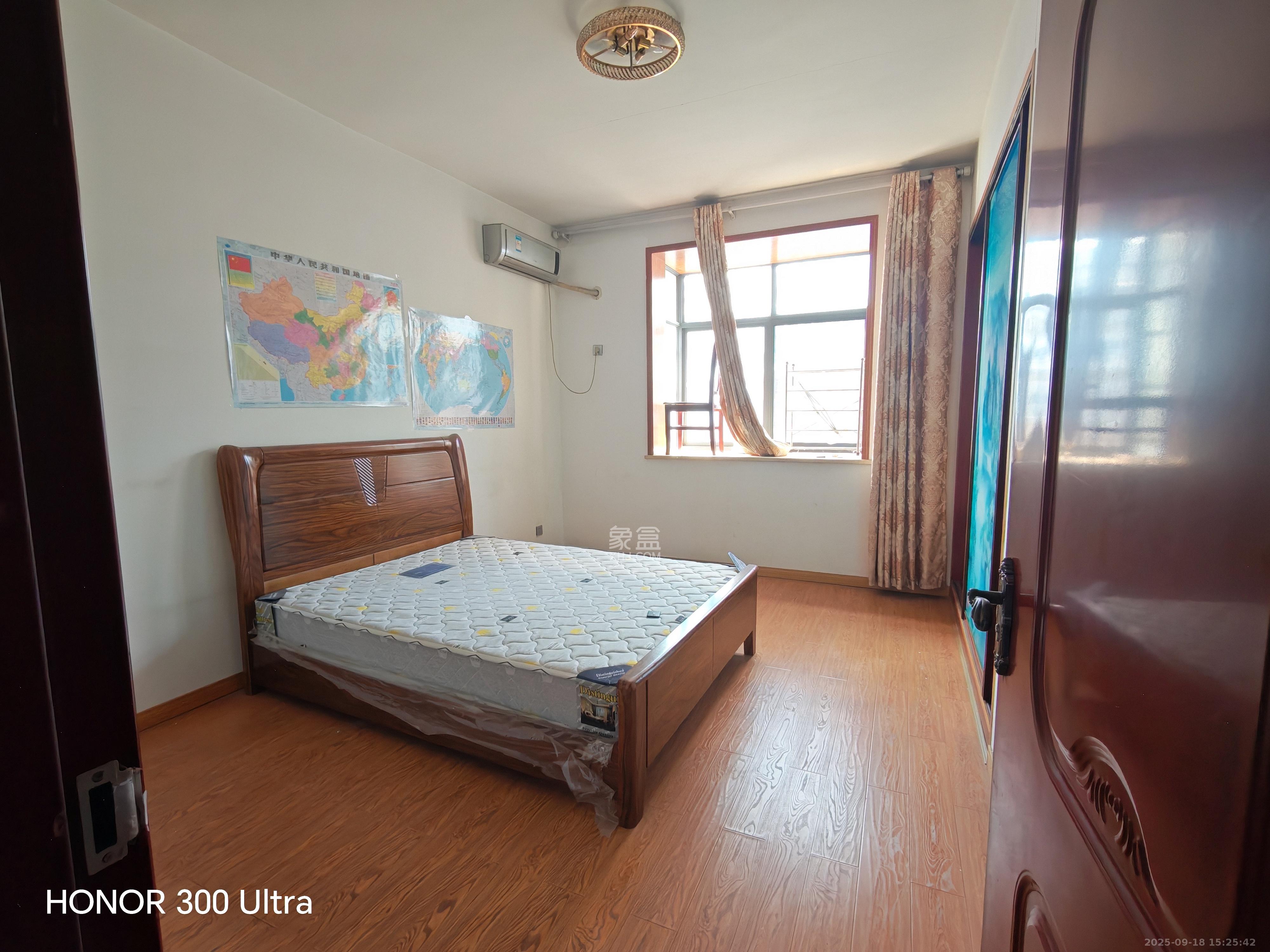 合丰安置小区  3室2厅3卫    1800.0元/月室内图