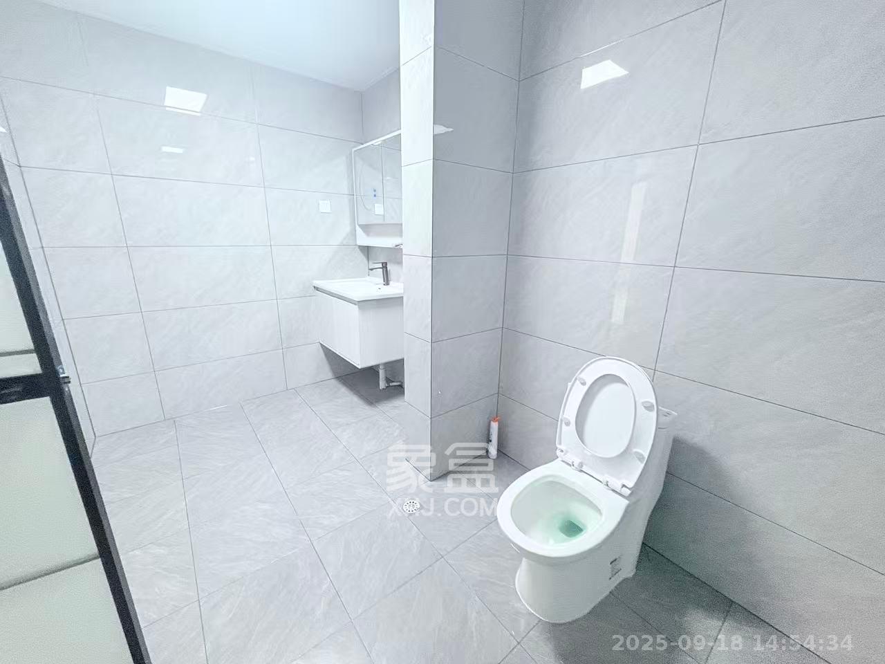 长沙檀府 4室2厅3卫 7500.0元/月 长沙檀府 4室2厅3卫 7500.0元/月室内图