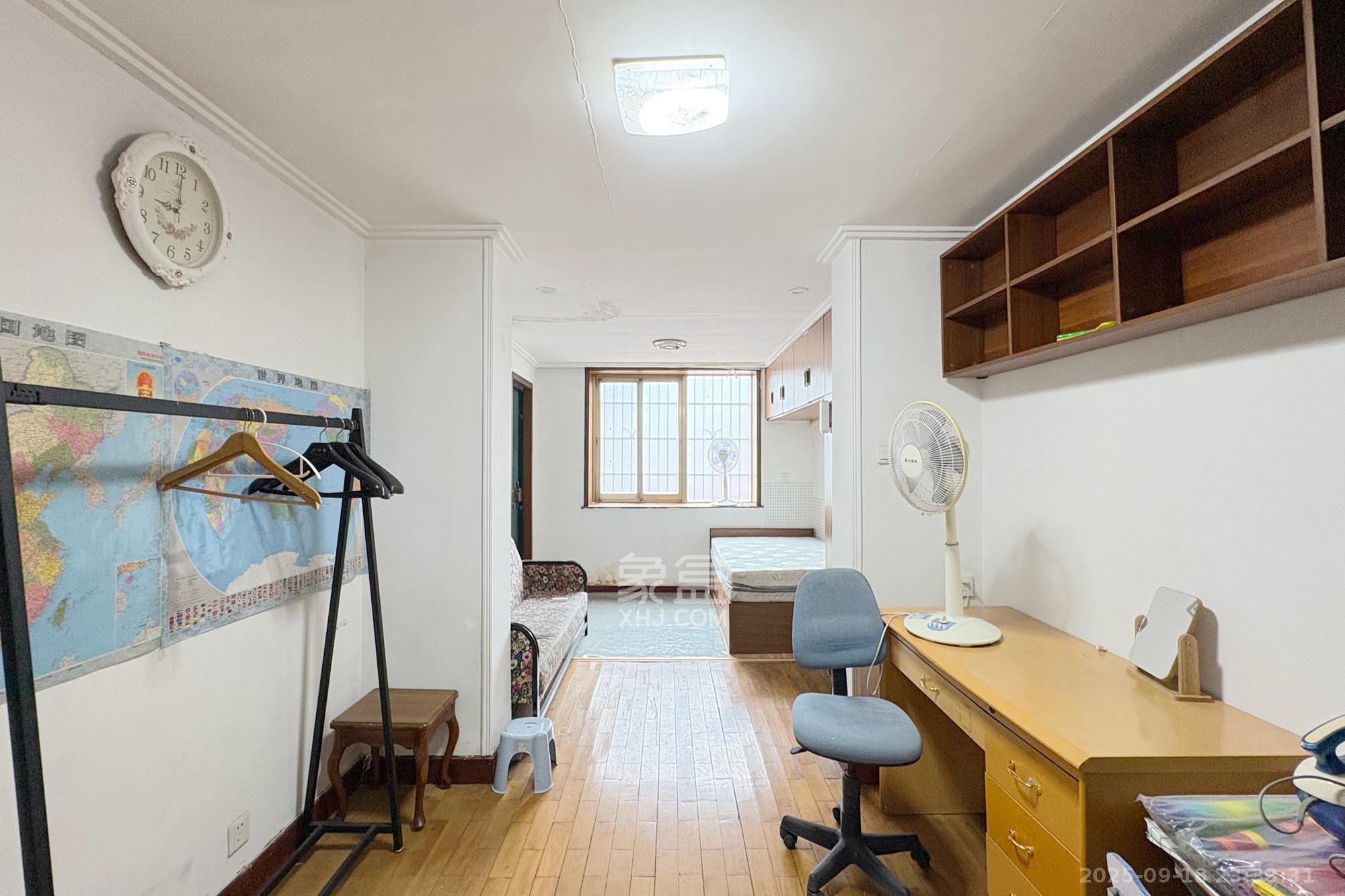 向韶村 2室2厅1卫 49.8万 向韶村 2室2厅1卫 49.8万卧室