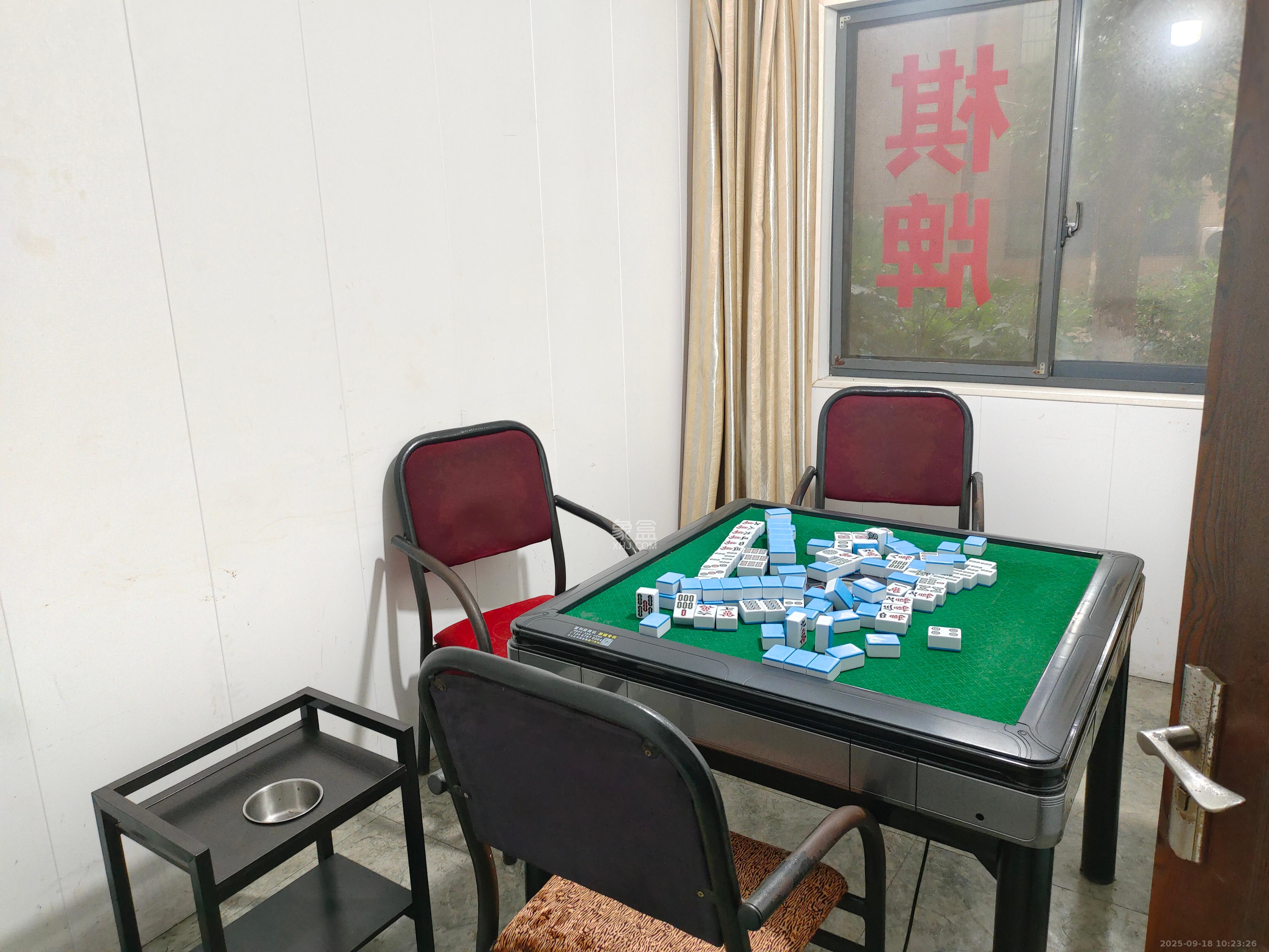 上峰苑（兰亭玥岛）  4室1厅2卫   3000.00元/月室内图
