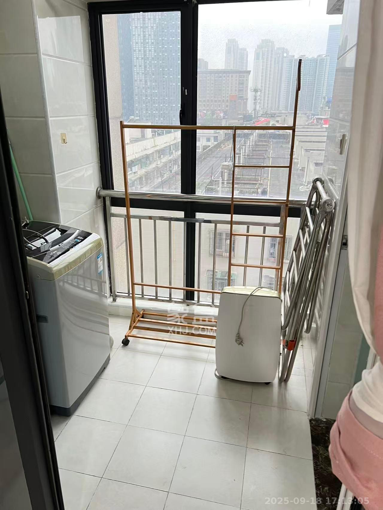 五一钻界  1室1厅1卫    2000.0元/月室内图