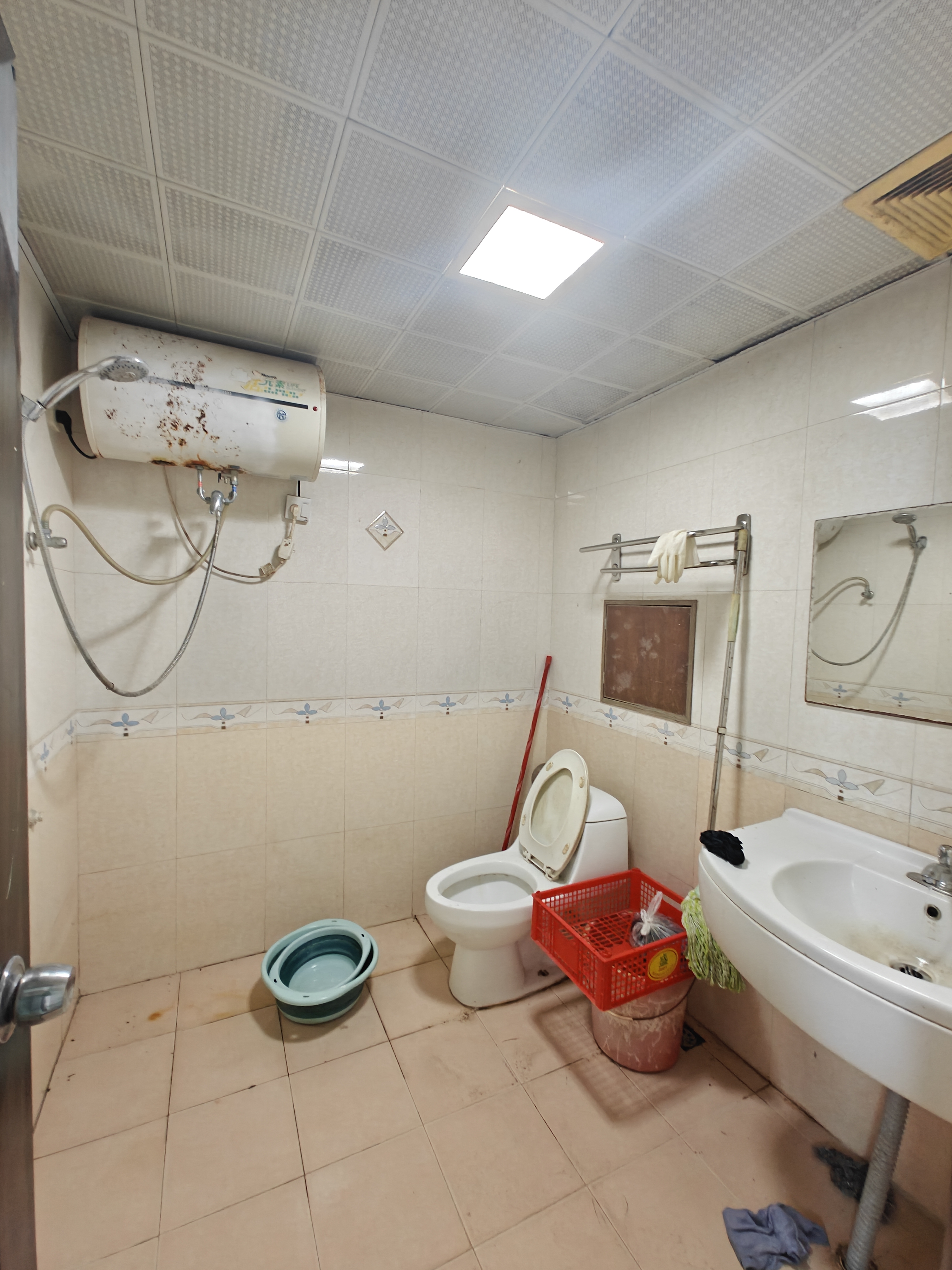 海富大厦 1室0厅1卫 1000.0元/月 海富大厦 1室0厅1卫 1000.0元/月室内图