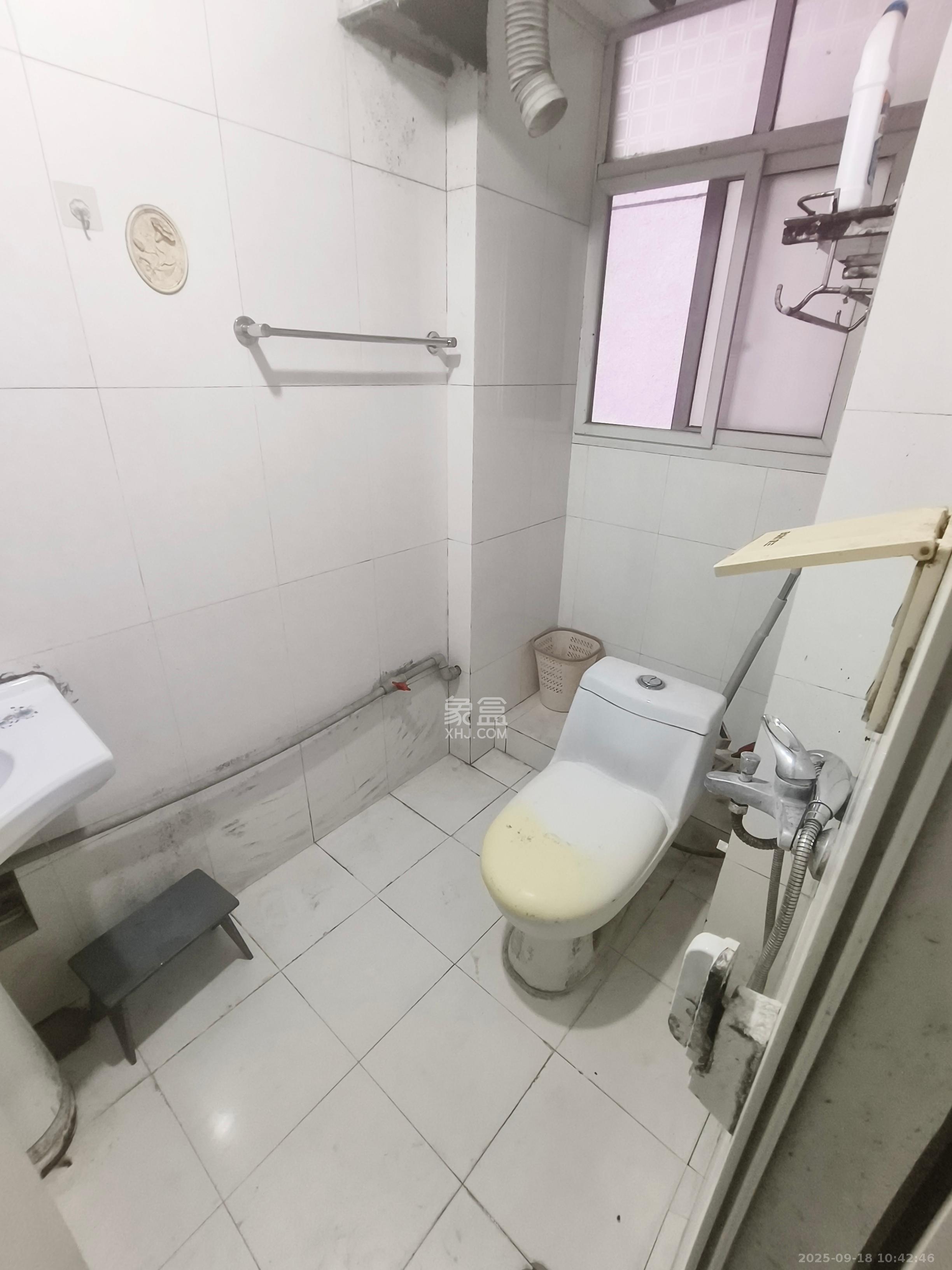 砂子塘社区  2室1厅1卫    1600.0元/月室内图