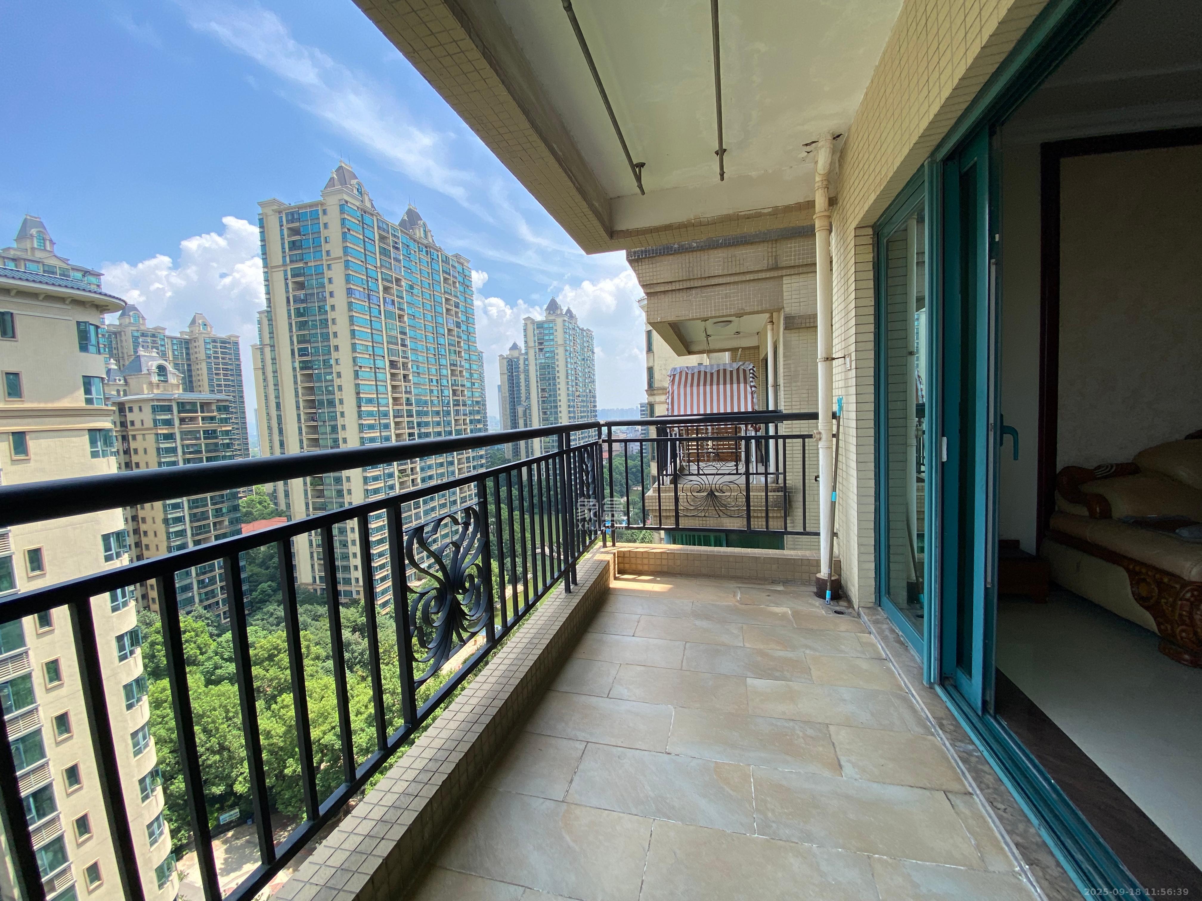 恒大名都  3室2厅2卫    1600.0元/月室内图