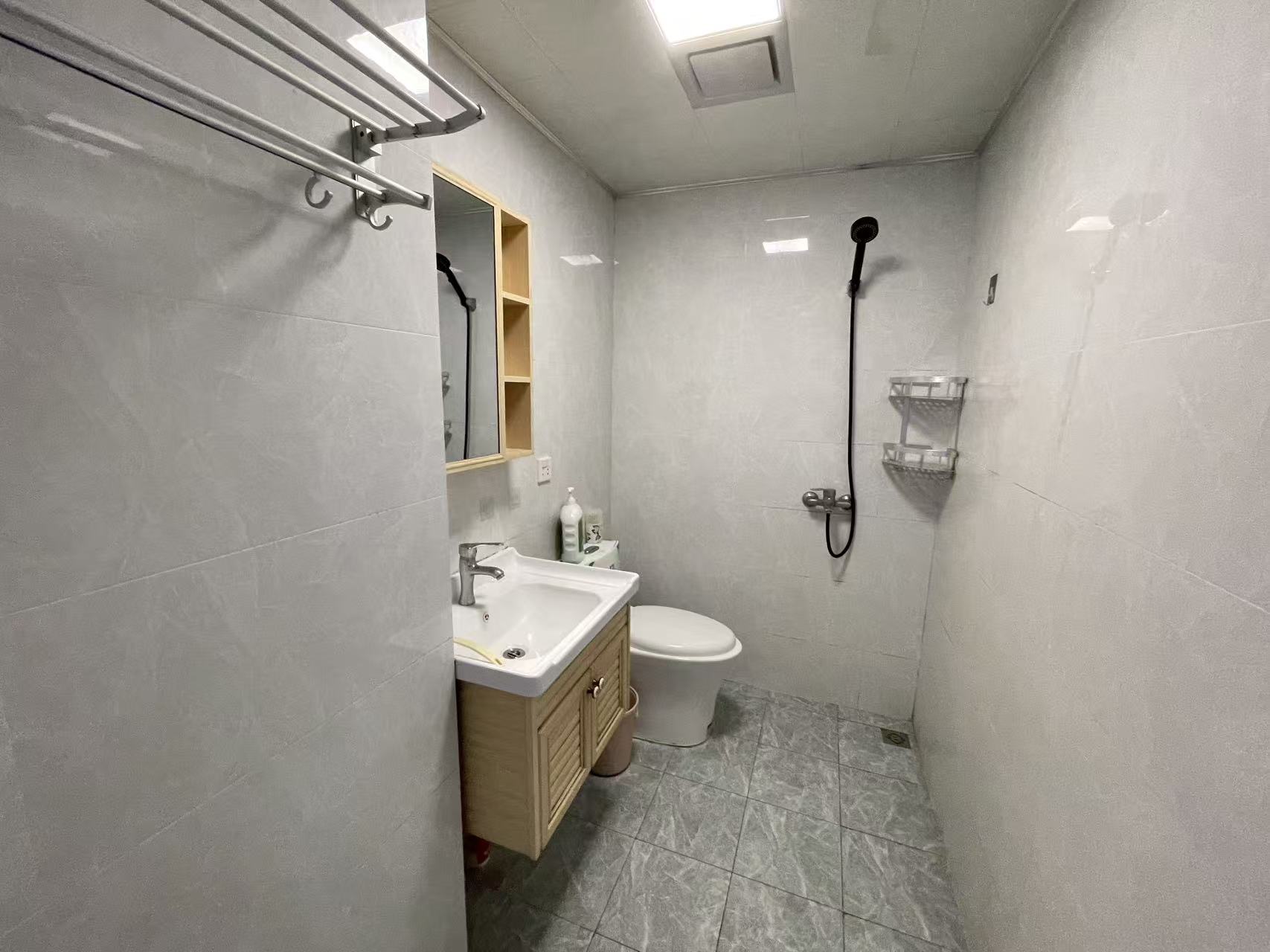 书香苑  2室1厅1卫    2100.0元/月 书香苑  2室1厅1卫    2100.0元/月室内图