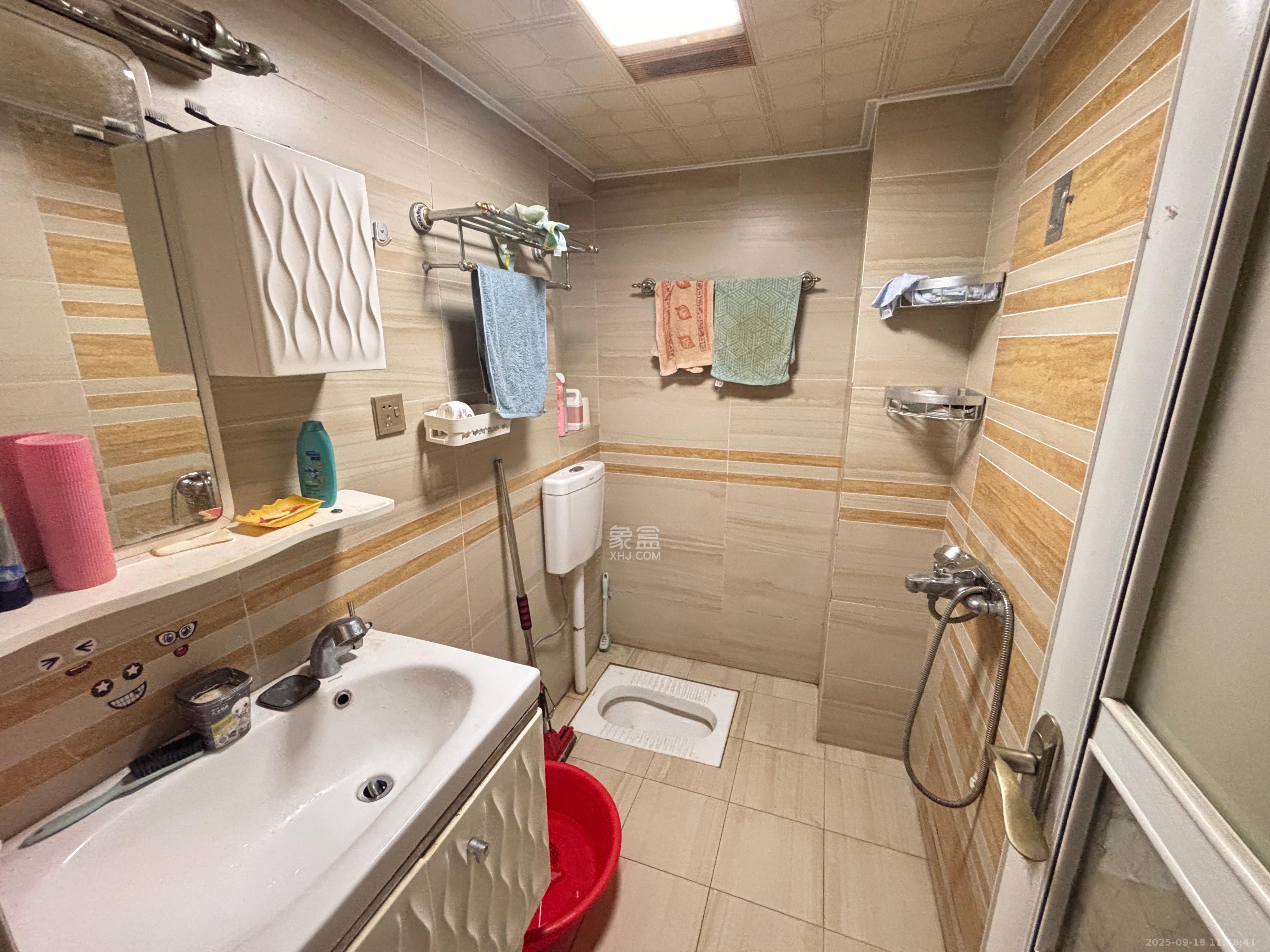 上海城小区  1室2厅2卫    2300.0元/月 上海城小区  1室2厅2卫    2300.0元/月室内图