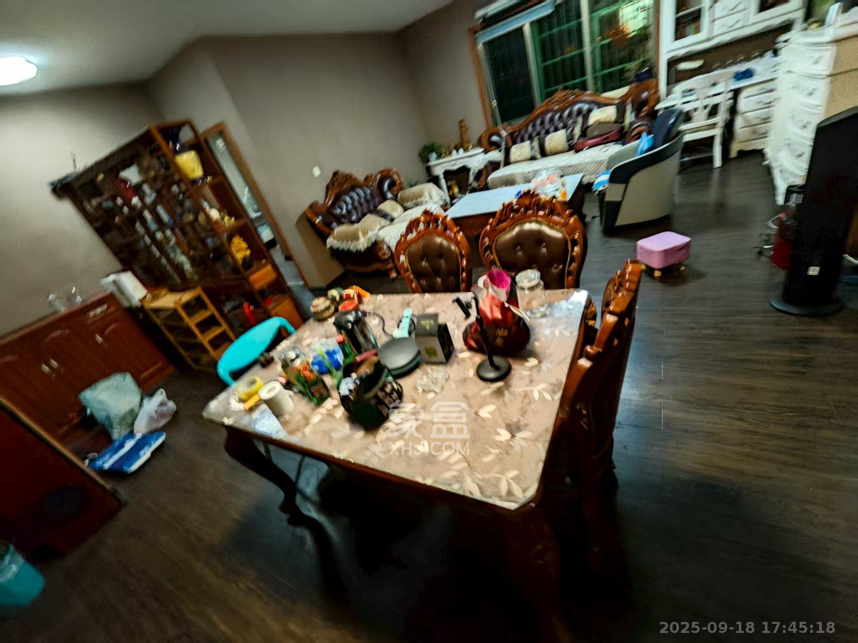 金盛园 3室2厅2卫 1800.0元/月 金盛园 3室2厅2卫 1800.0元/月室内图