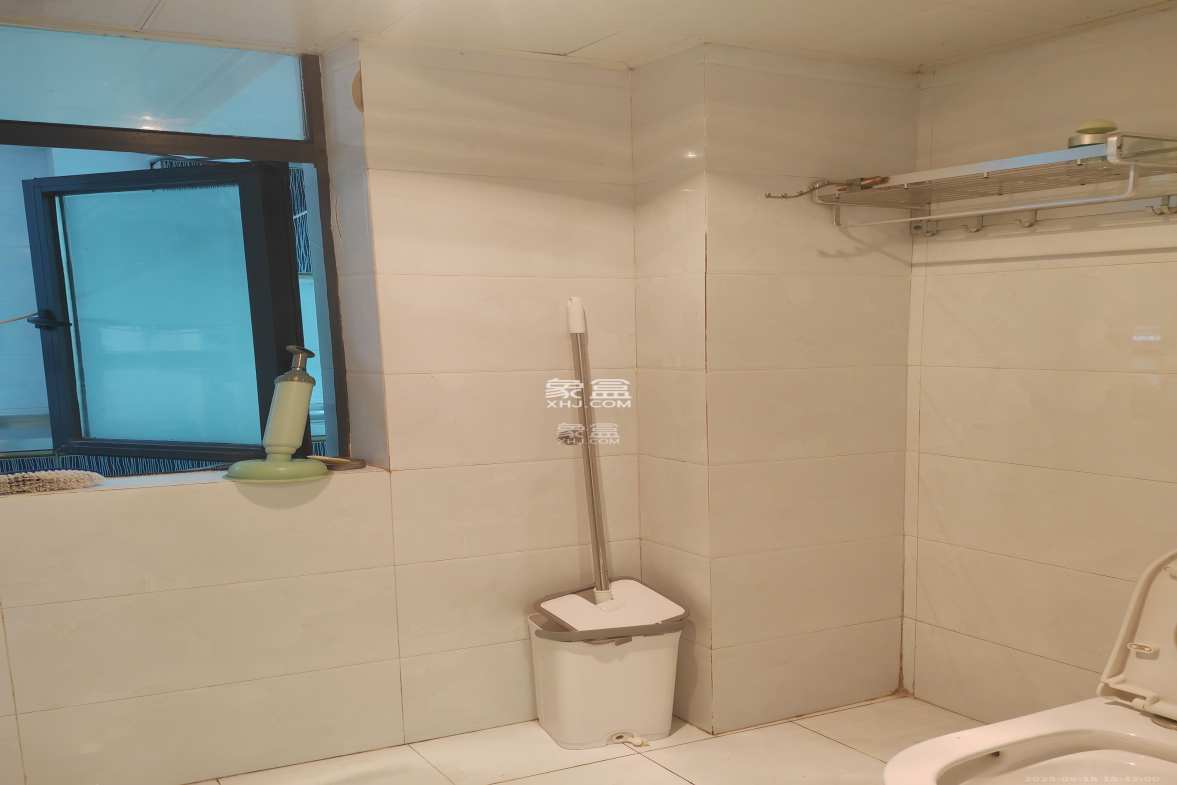 蓝山郡  3室2厅1卫    1800.0元/月 蓝山郡  3室2厅1卫    1800.0元/月室内图