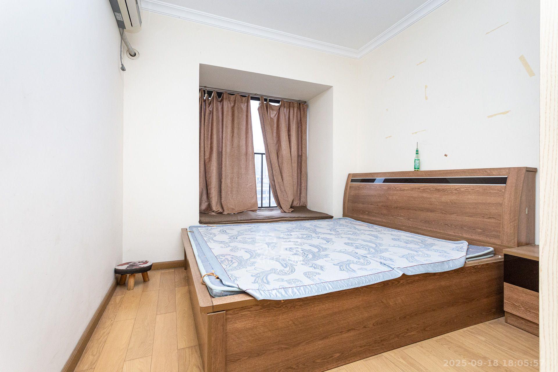 时代倾城一期 3室2厅1卫 2000.0元/月 时代倾城一期 3室2厅1卫 2000.0元/月室内图