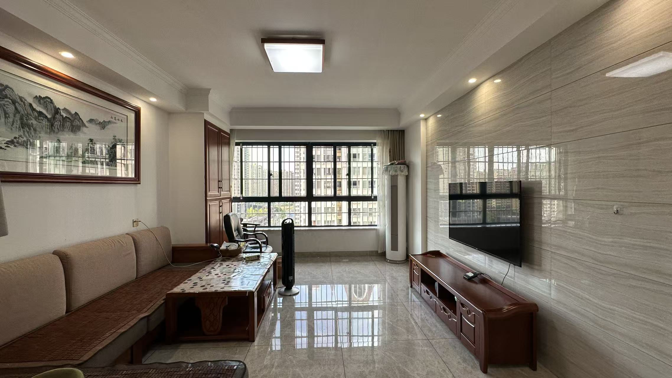 西郡佳园  3室2厅2卫    54.8万