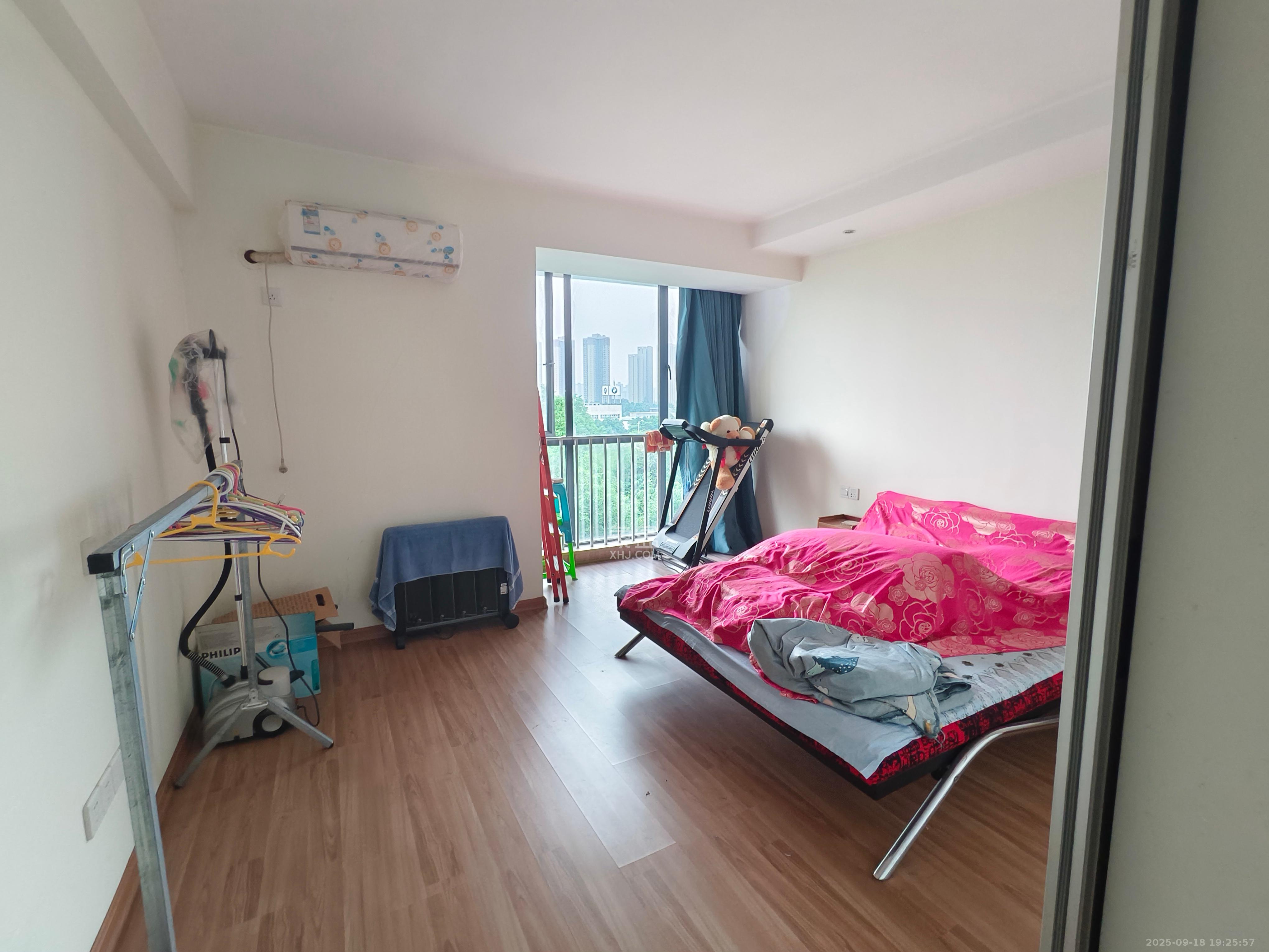 阳光100二期  1室1厅1卫    1800.0元/月室内图