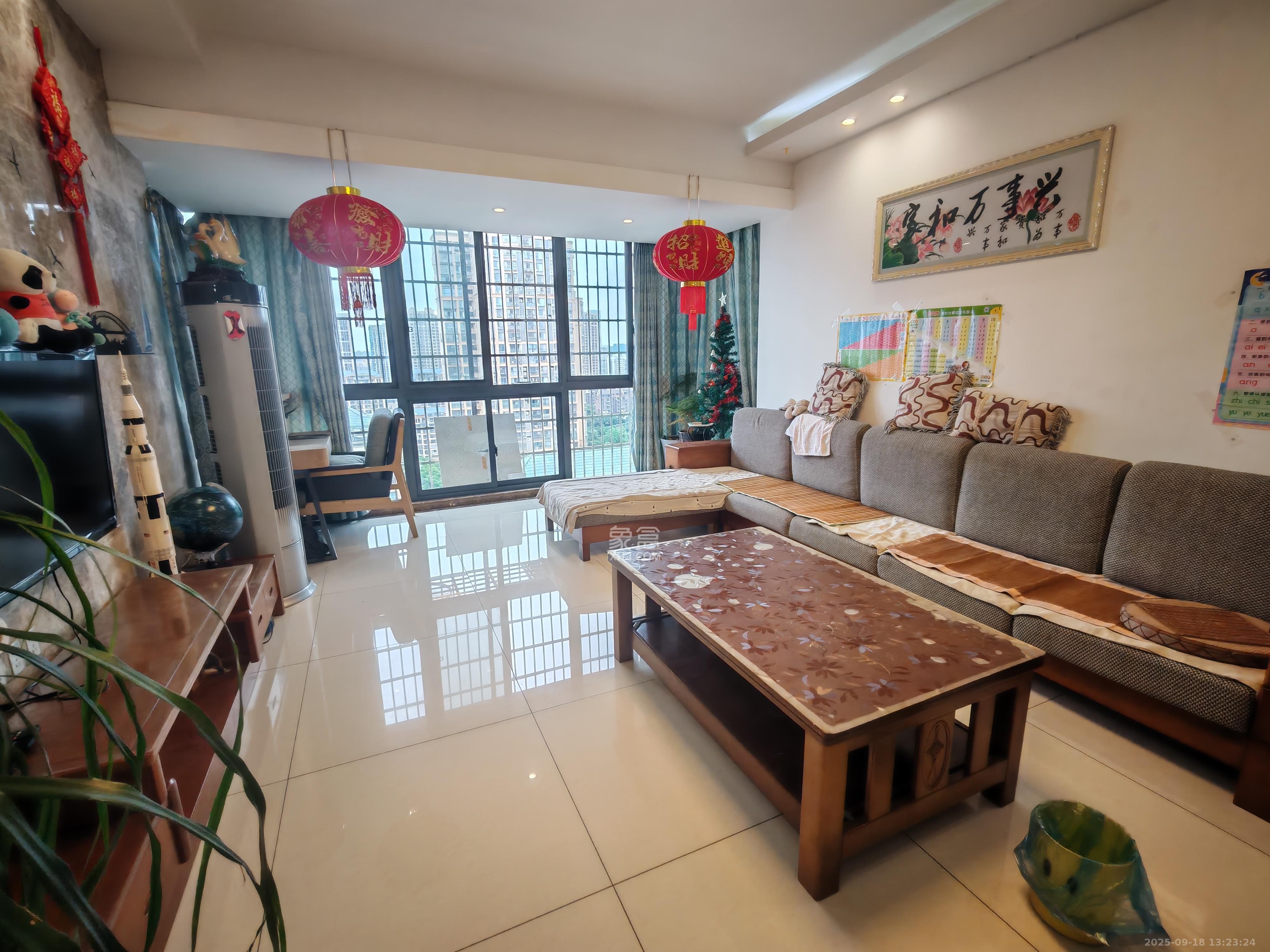 城市山水豪园(山水城市风景) 3室2厅2卫 3000.0元/月 城市山水豪园(山水城市风景) 3室2厅2卫 3000.0元/月室内图