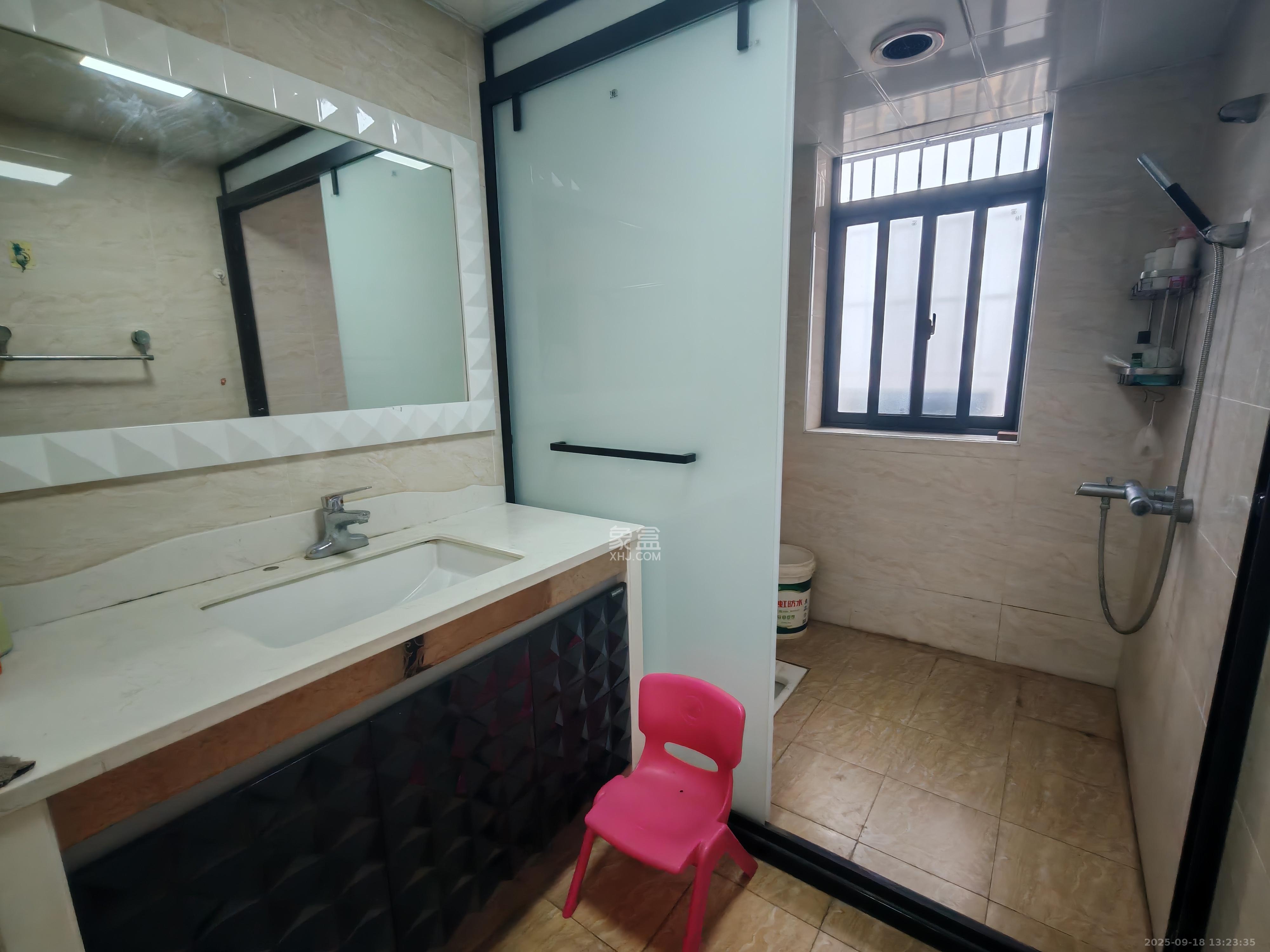 城市山水豪园(山水城市风景) 3室2厅2卫 3000.0元/月 城市山水豪园(山水城市风景) 3室2厅2卫 3000.0元/月室内图