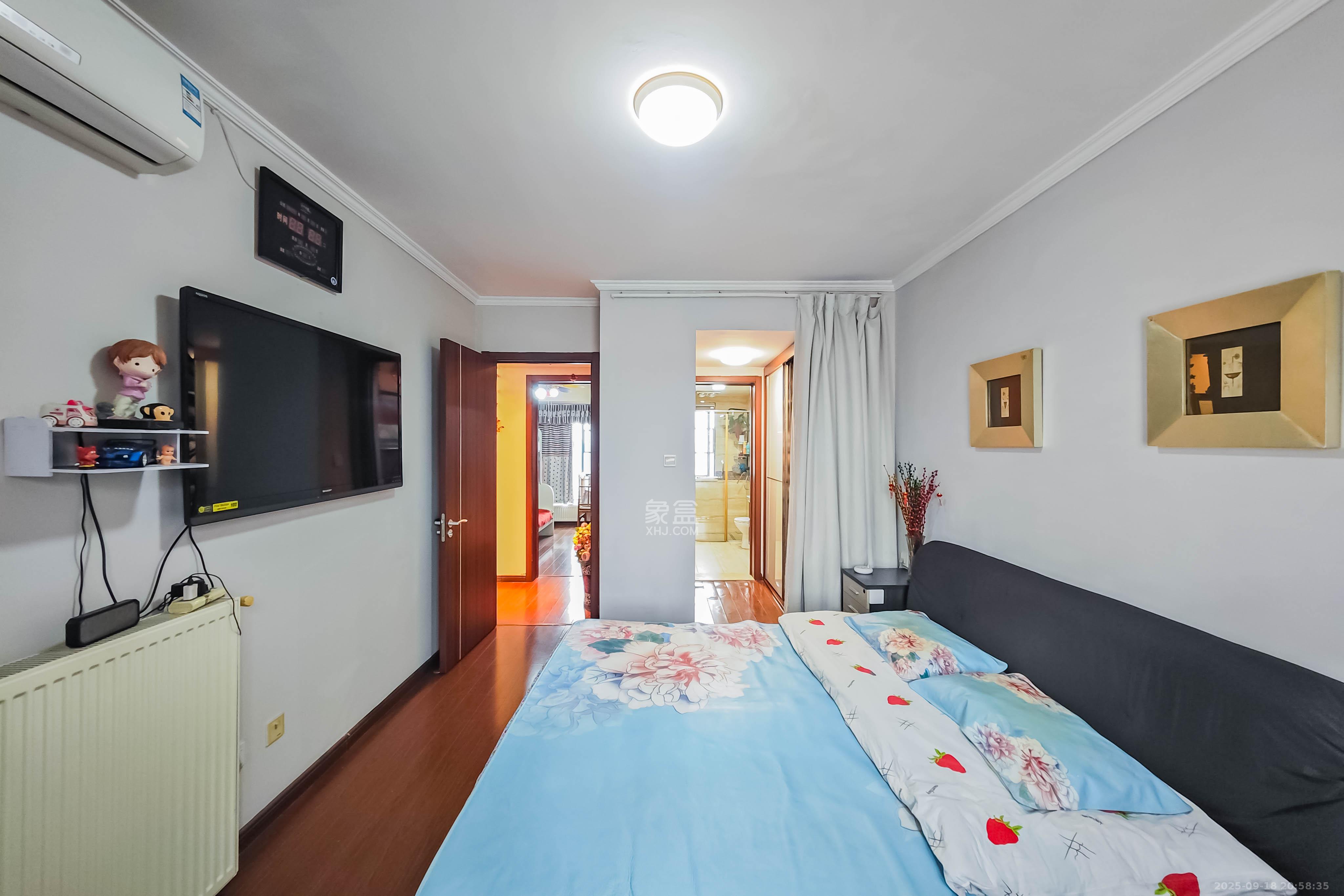 万科金域华府三四期 4室2厅2卫 110.0万 万科金域华府三四期 4室2厅2卫 110.0万卧室