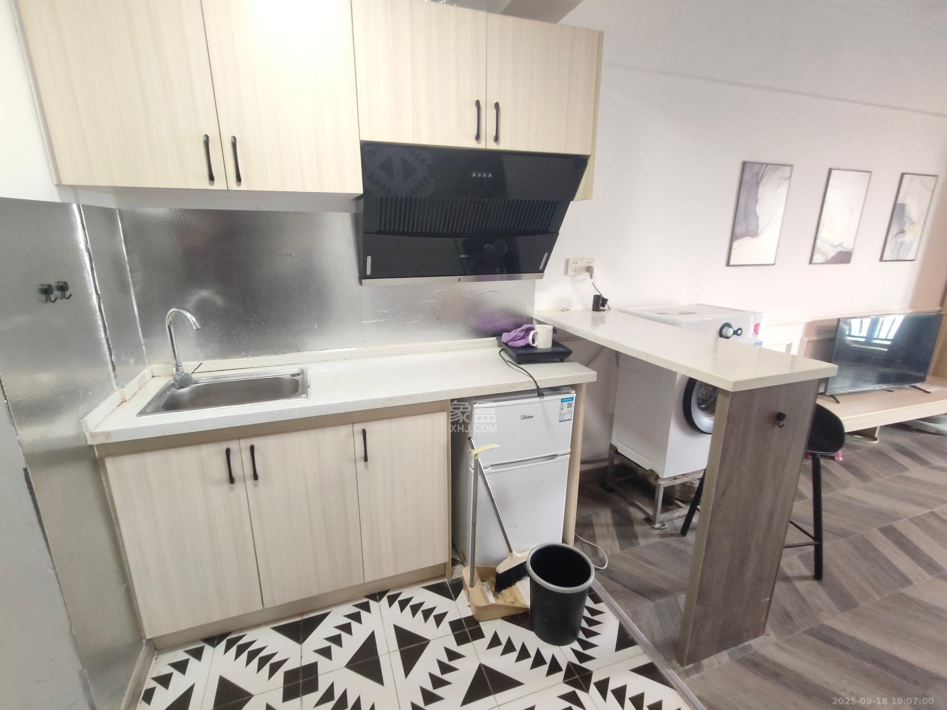 金科时代中心  1室0厅0卫    1400.0元/月室内图