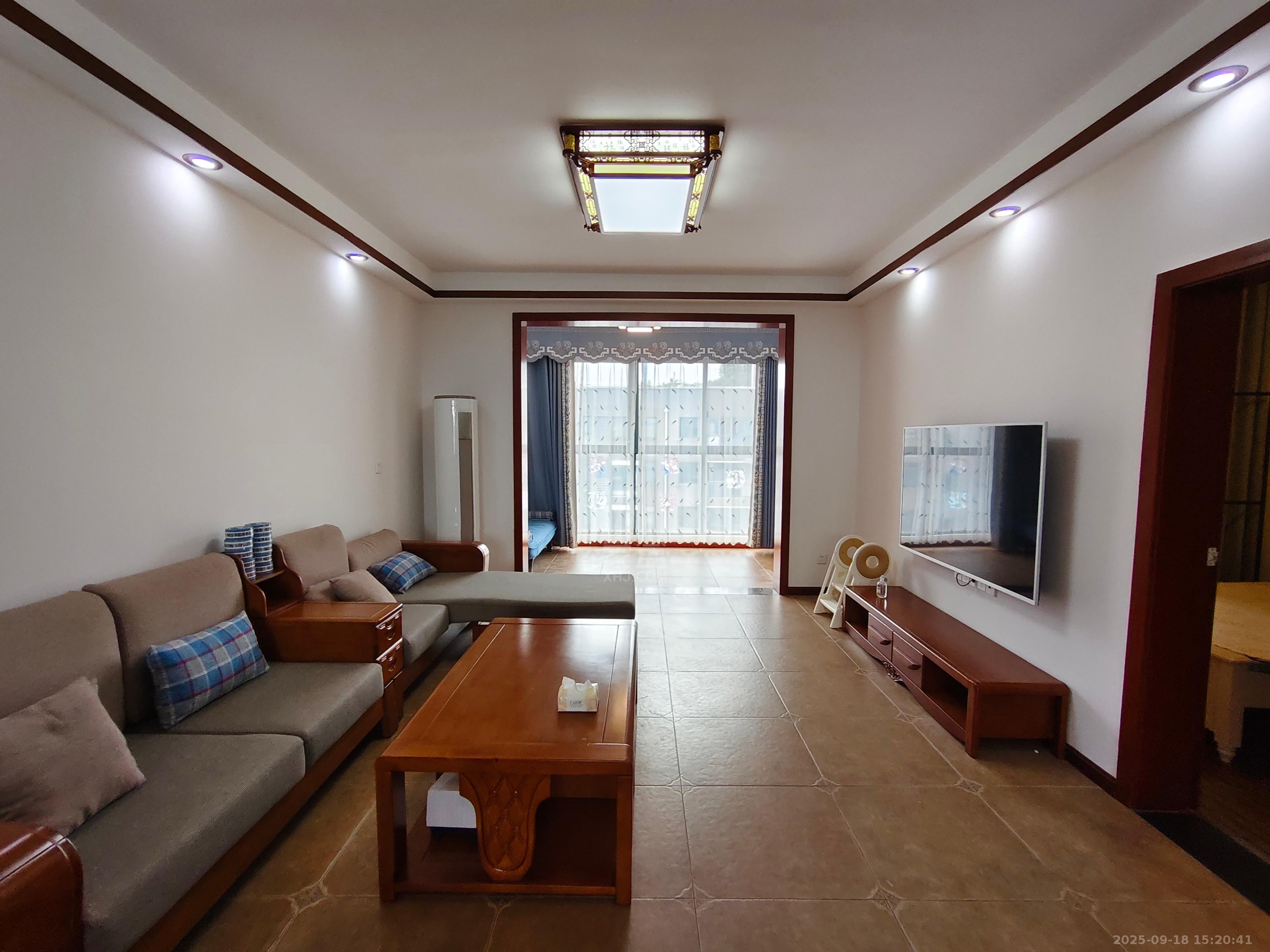 山水文园 3室2厅2卫 2200.0元/月 山水文园 3室2厅2卫 2200.0元/月室内图