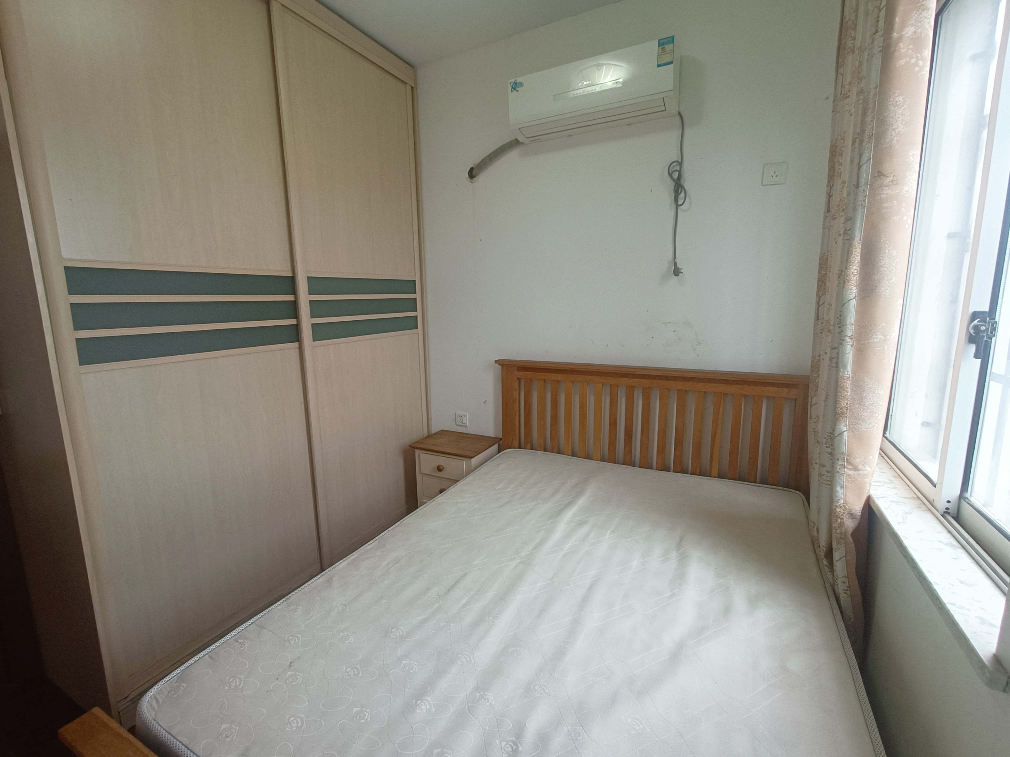 鸿泰国际 2室1厅1卫 1500.0元/月 鸿泰国际 2室1厅1卫 1500.0元/月室内图