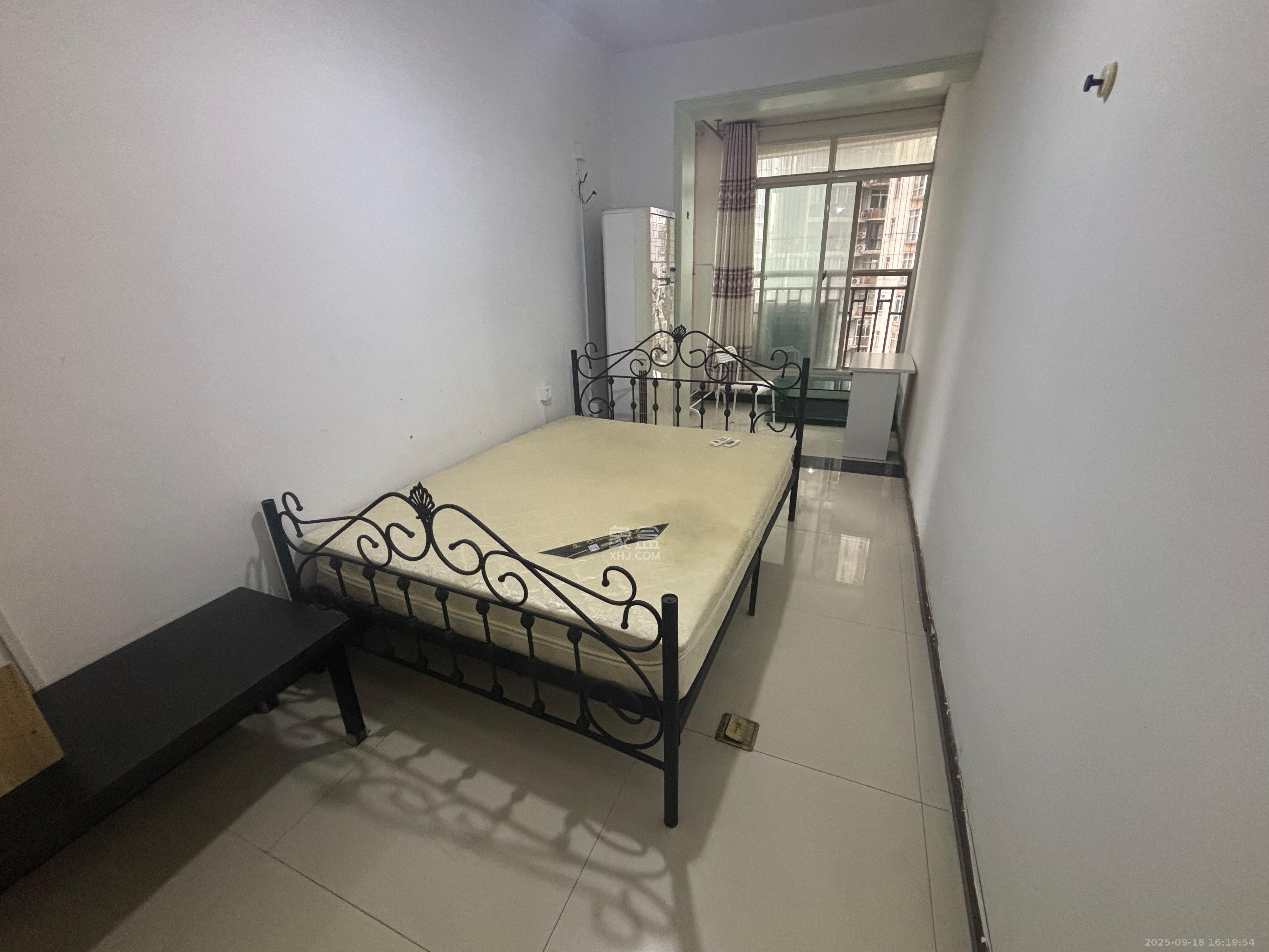 顺天黄金海岸  4室2厅2卫    3500.0元/月室内图