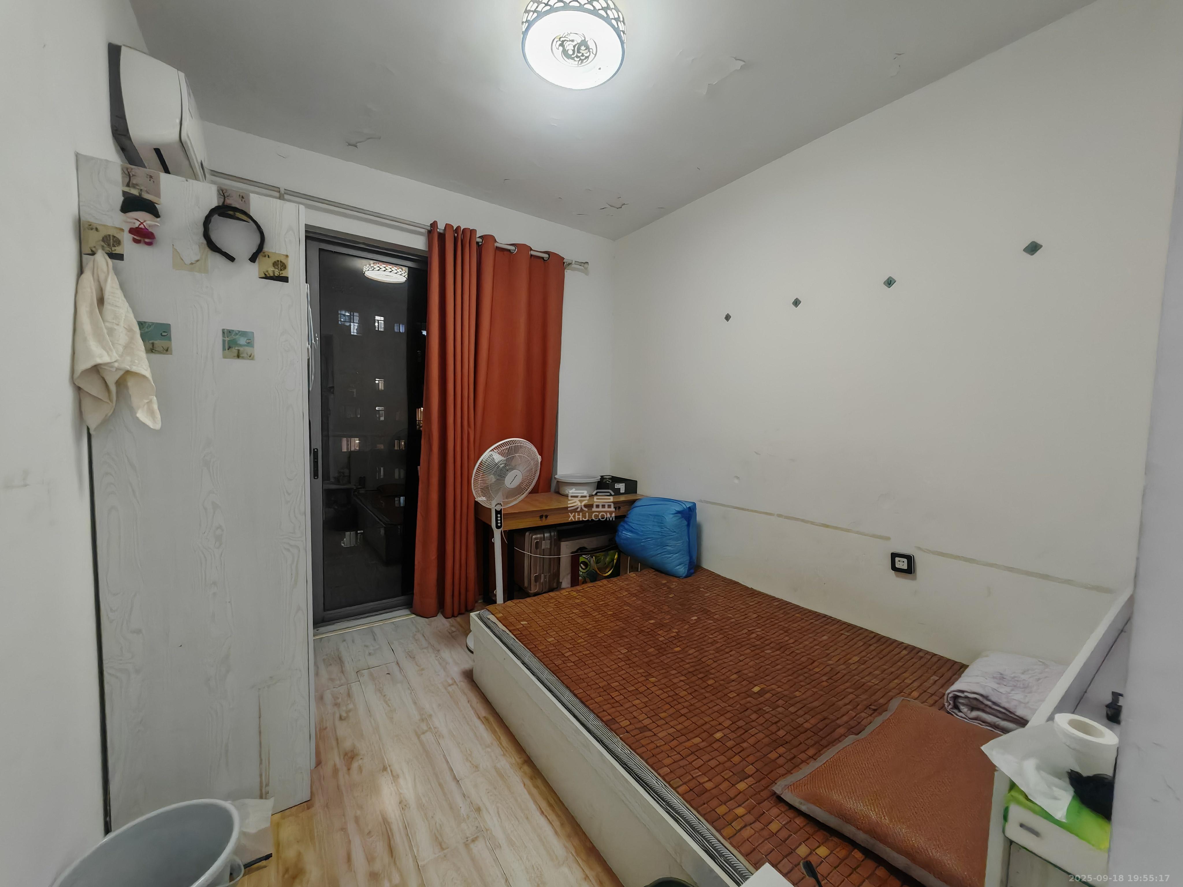 八方小区B区 1室1厅1卫 800.0元/月 八方小区B区 1室1厅1卫 800.0元/月室内图