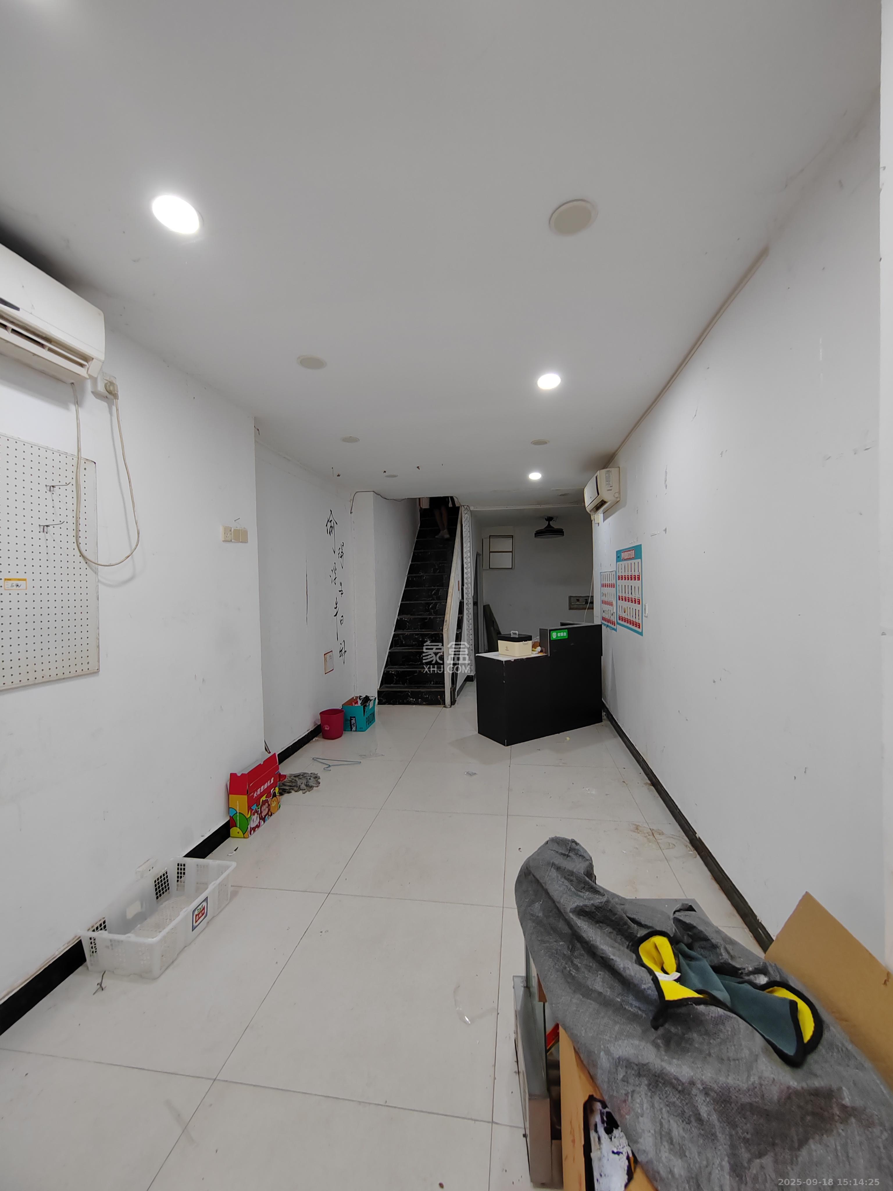 万国城（当代满庭春MOMA）三期   40.0㎡      5300.0元/月室内图