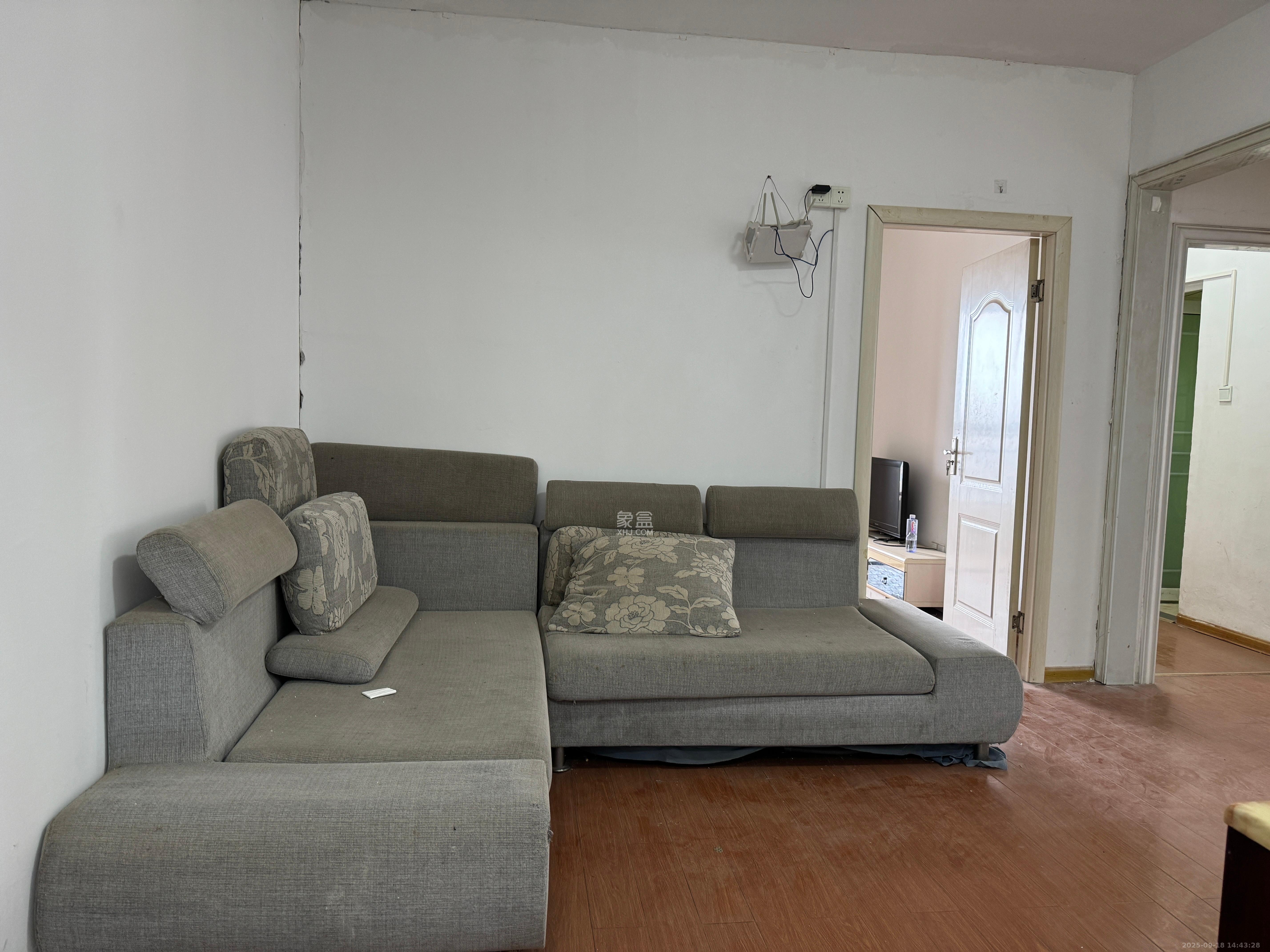 上海城小区 3室2厅2卫 2000.0元/月 上海城小区 3室2厅2卫 2000.0元/月室内图