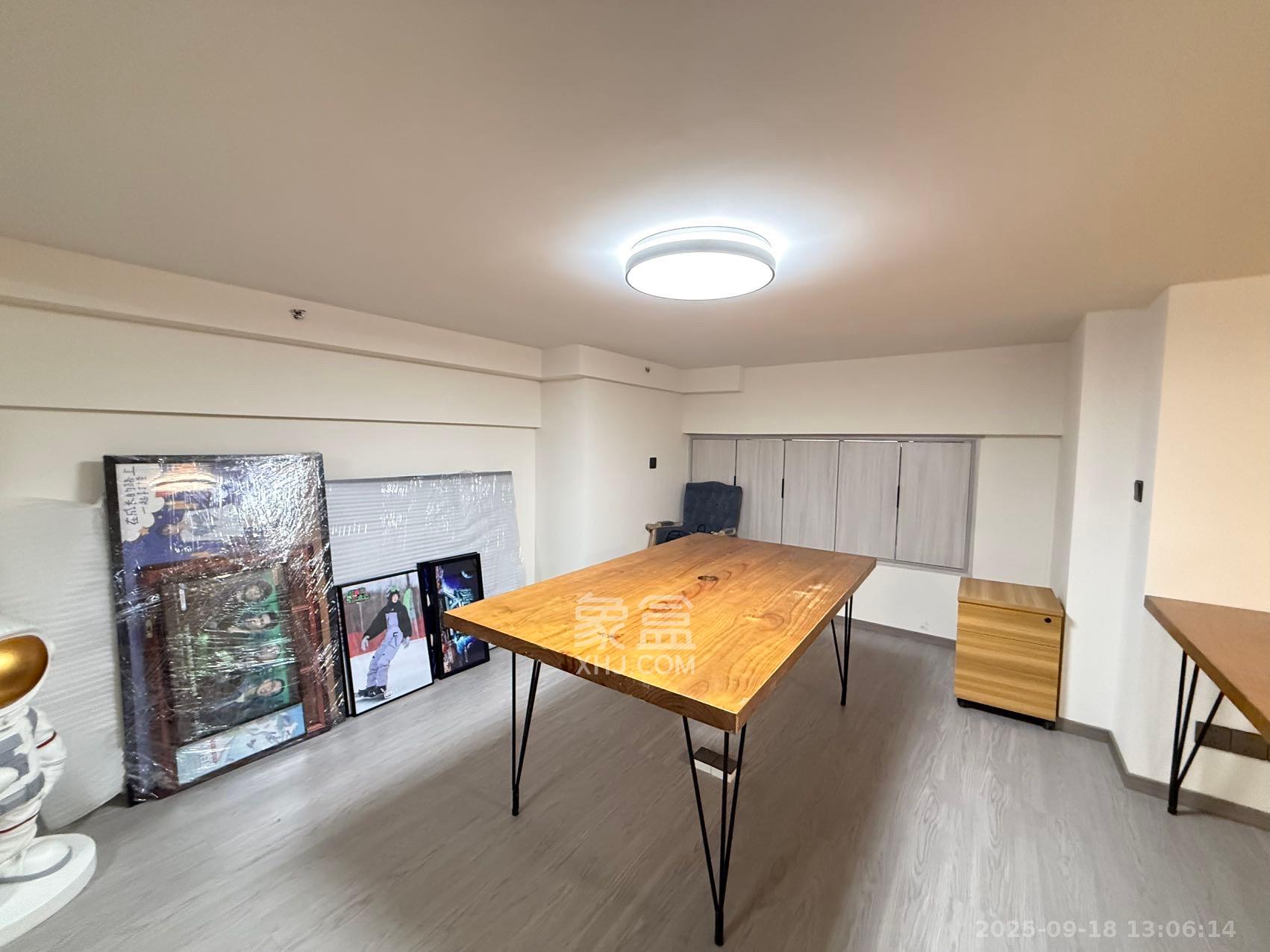 绿地V岛 2室1厅1卫 4800.0元/月 绿地V岛 2室1厅1卫 4800.0元/月室内图