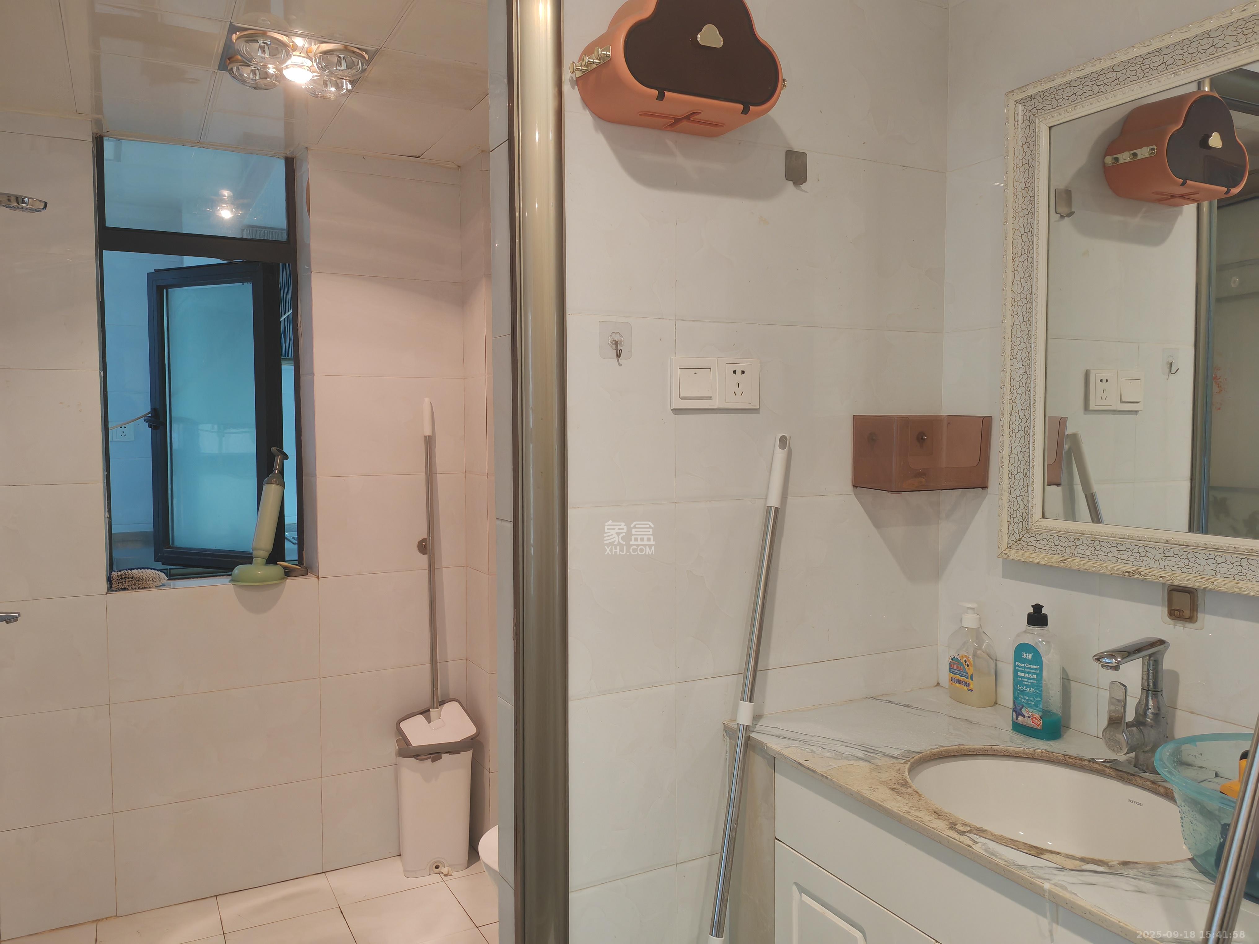 蓝山郡  3室2厅1卫    1800.0元/月 蓝山郡  3室2厅1卫    1800.0元/月室内图