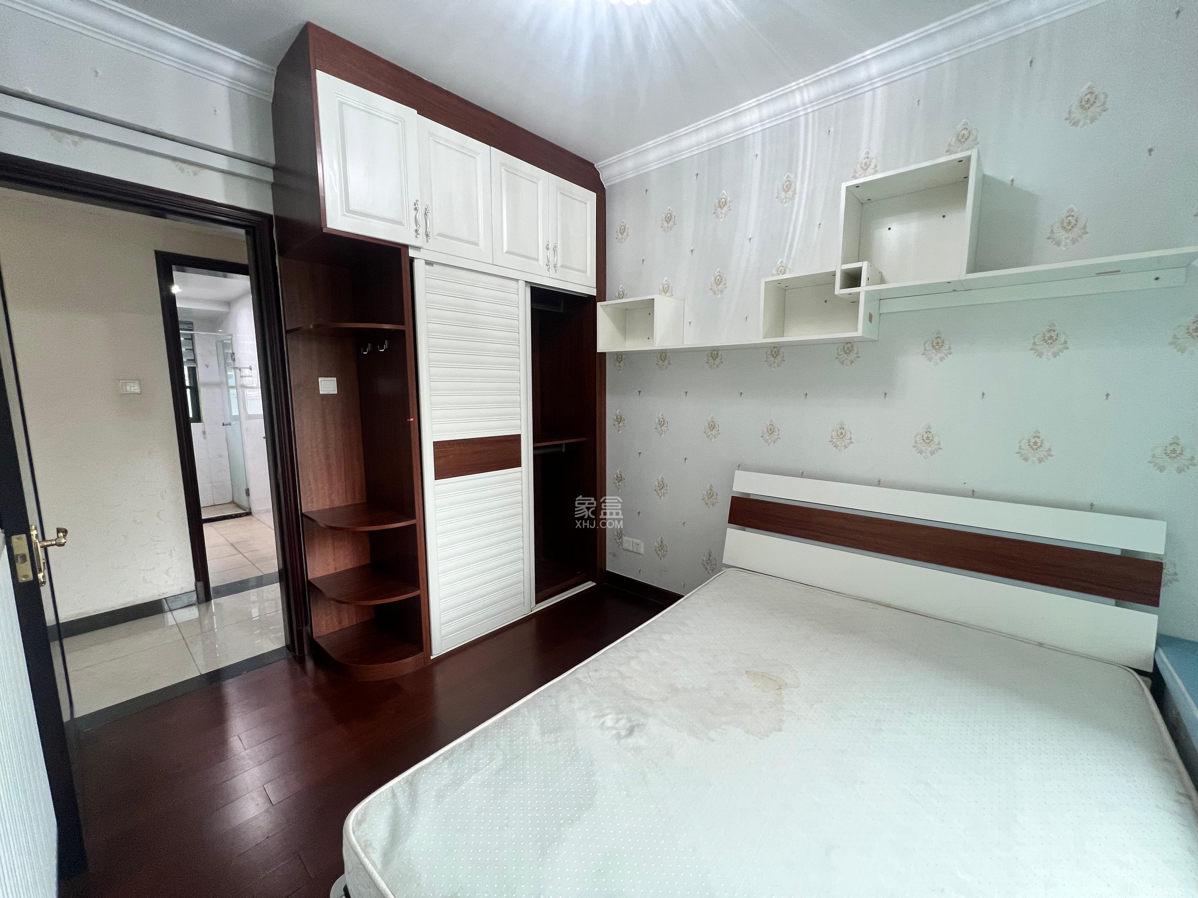 恒大雅苑 3室2厅2卫 2800.0元/月 恒大雅苑 3室2厅2卫 2800.0元/月室内图