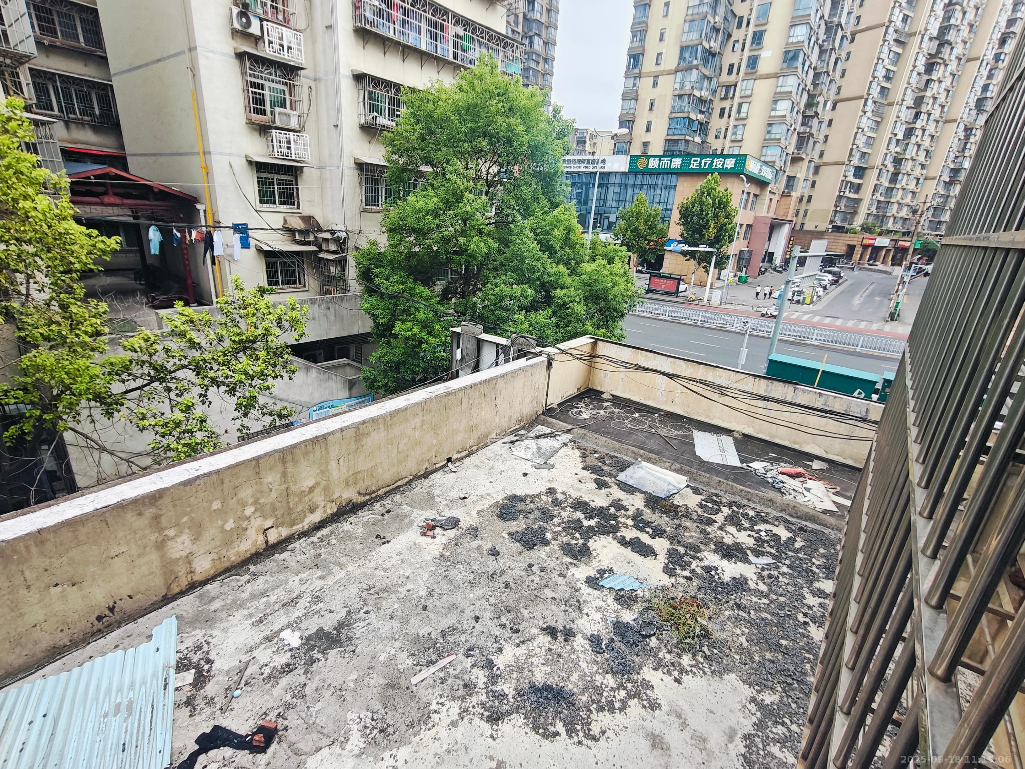 颐美沁园 1室1厅1卫 1800.0元/月 颐美沁园 1室1厅1卫 1800.0元/月室内图