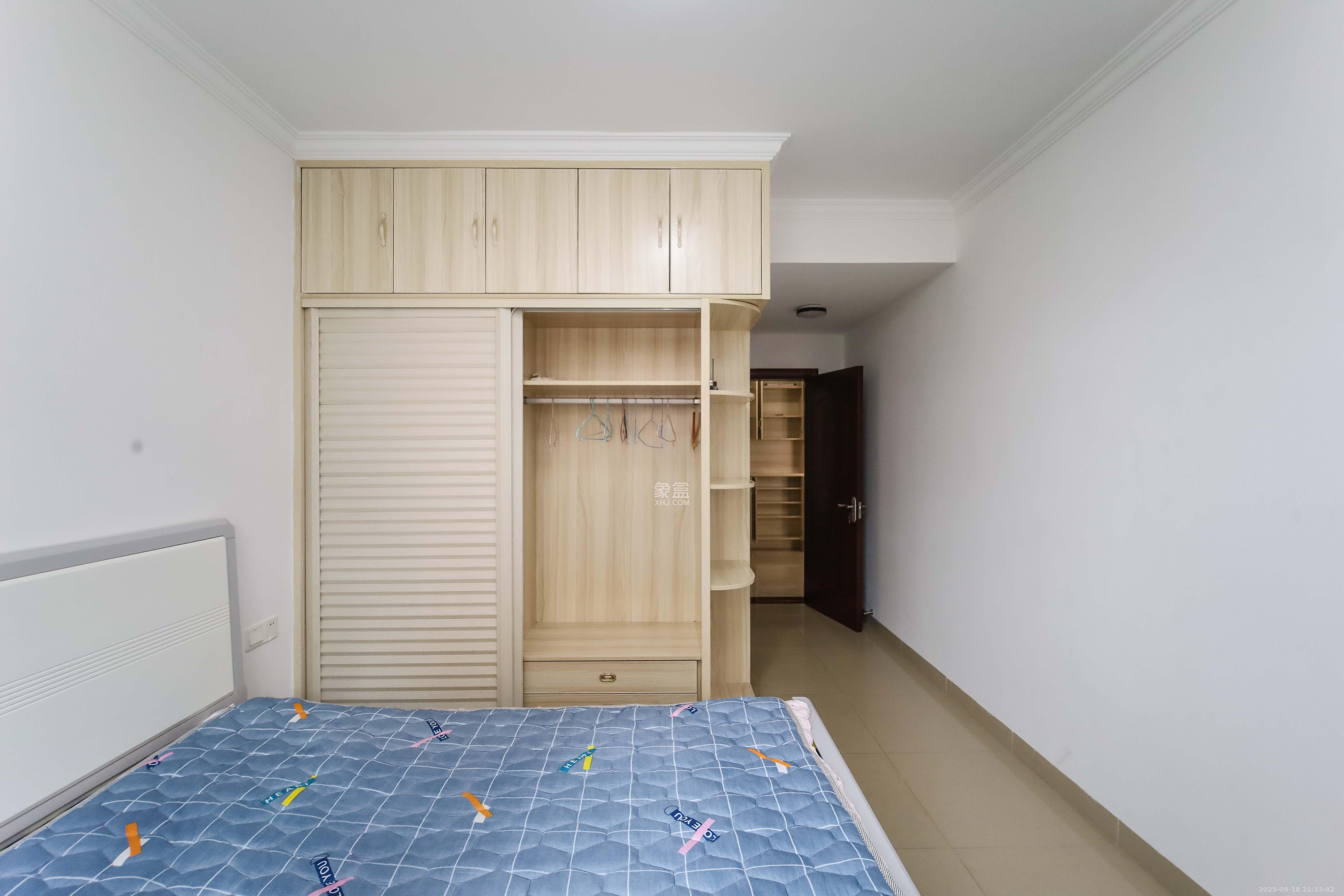 锦湘国际星城四期(金丽苑) 3室2厅2卫 115.0万 锦湘国际星城四期(金丽苑) 3室2厅2卫 115.0万卧室