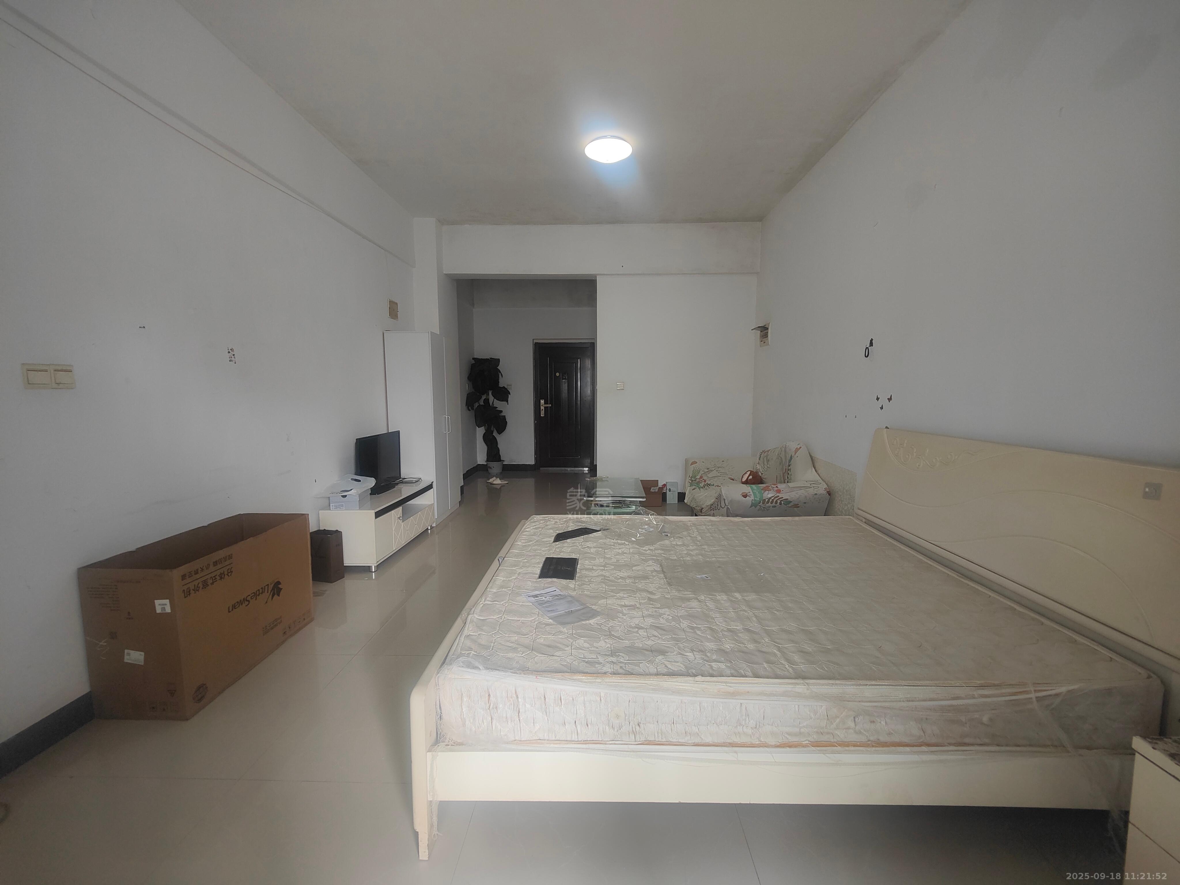 庐山春天大厦(和一宾馆)  1室1厅1卫    900.0元/月 庐山春天大厦(和一宾馆)  1室1厅1卫    900.0元/月室内图