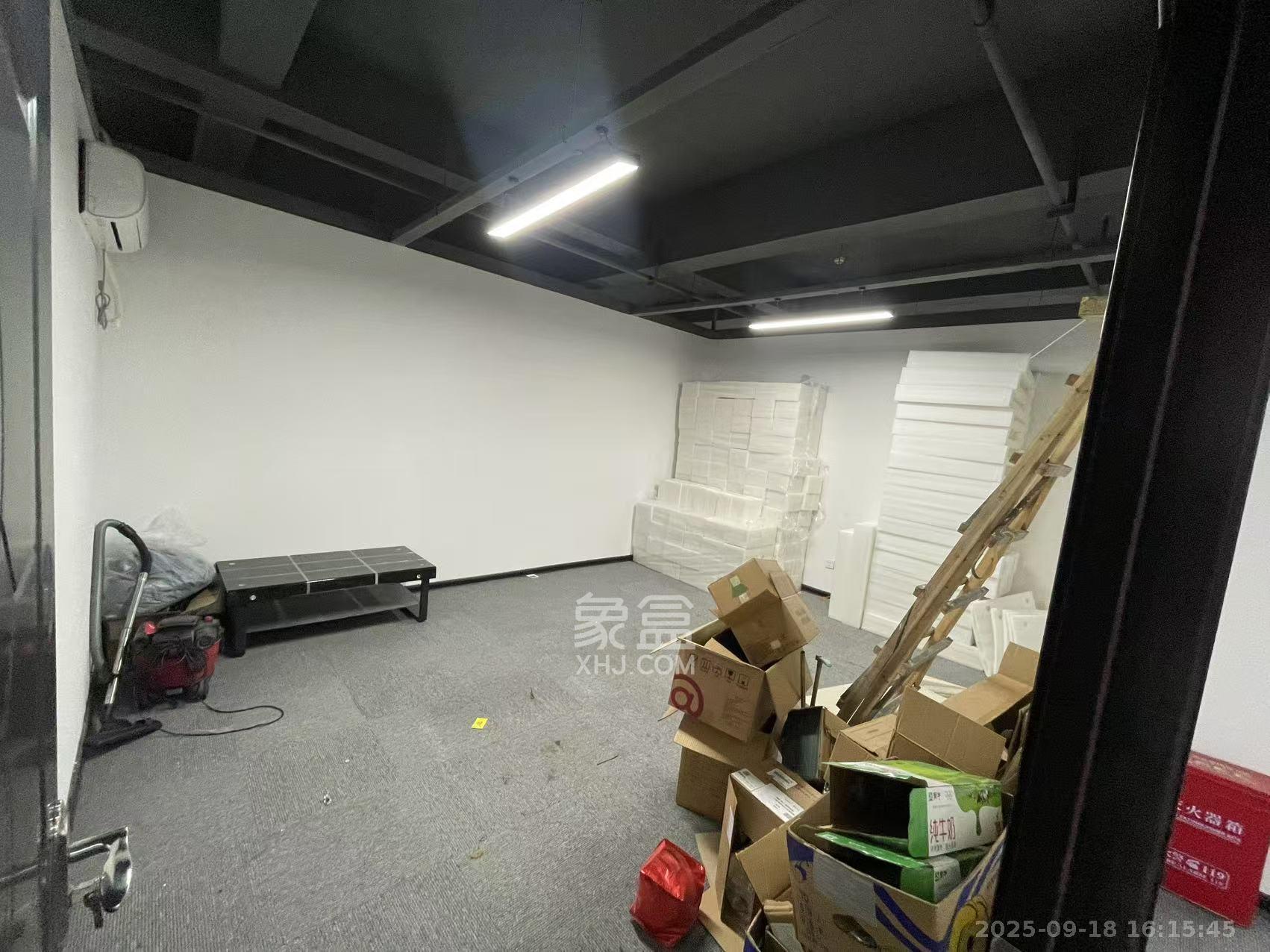 兴工国际产业园 1室1厅1卫 13000.0元/月 兴工国际产业园 1室1厅1卫 13000.0元/月室内图