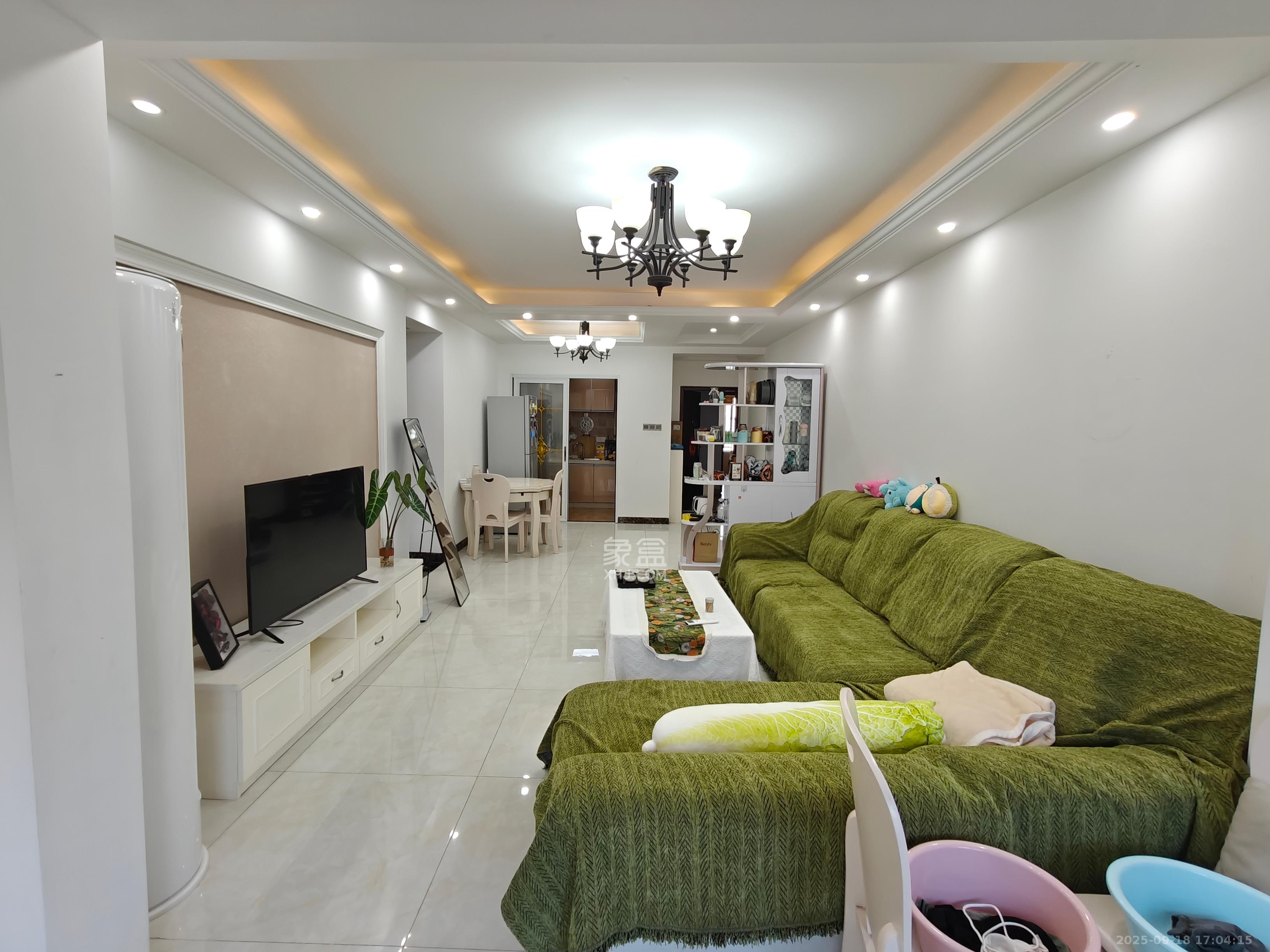 勤诚达新界  3室2厅1卫    2000.0元/月室内图