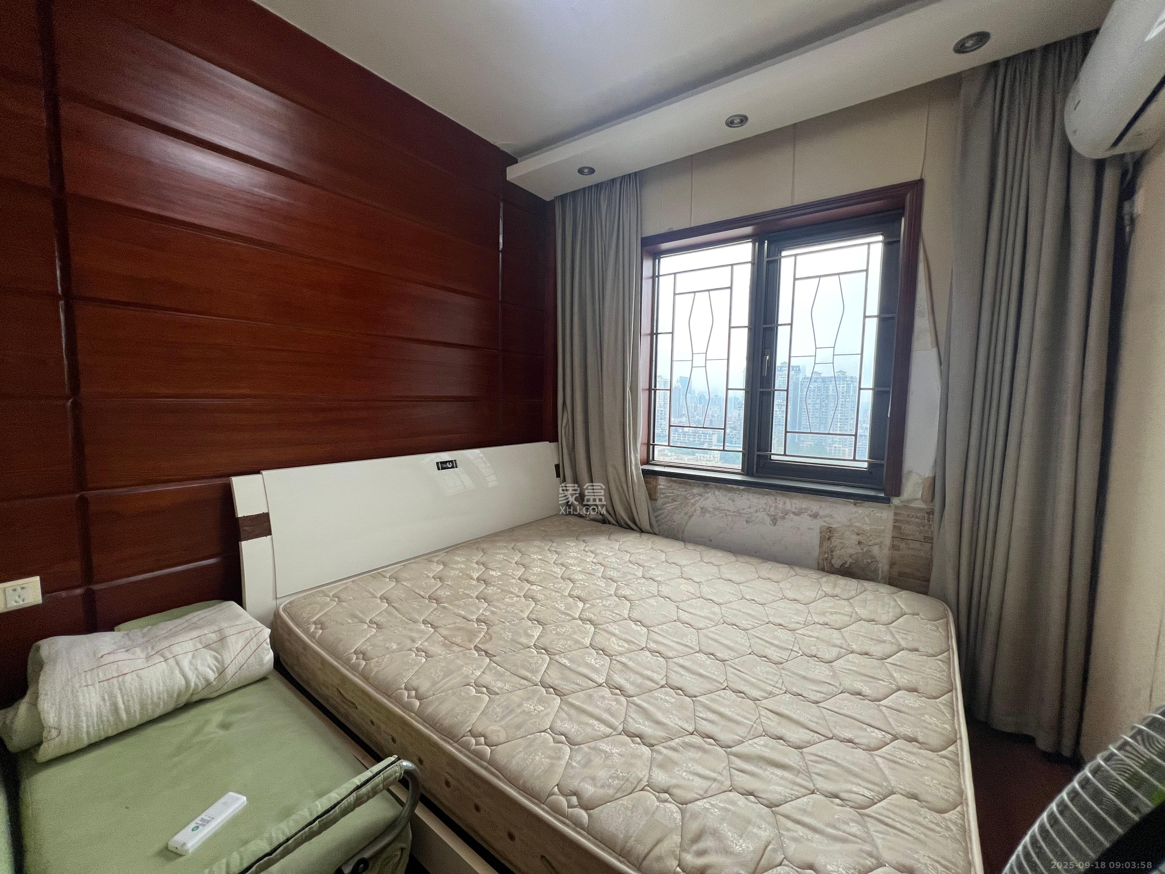 佳天瑞宁花园  1室2厅1卫    1700.0元/月室内图