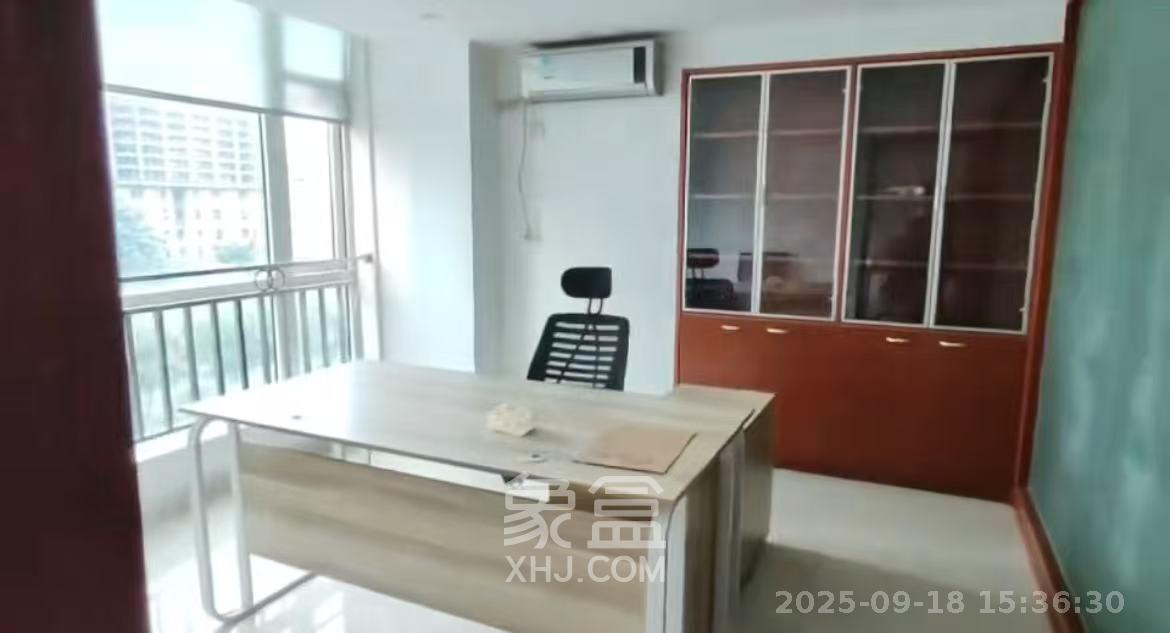 长城华都  1室1厅1卫    2000.0元/月 长城华都  1室1厅1卫    2000.0元/月室内图