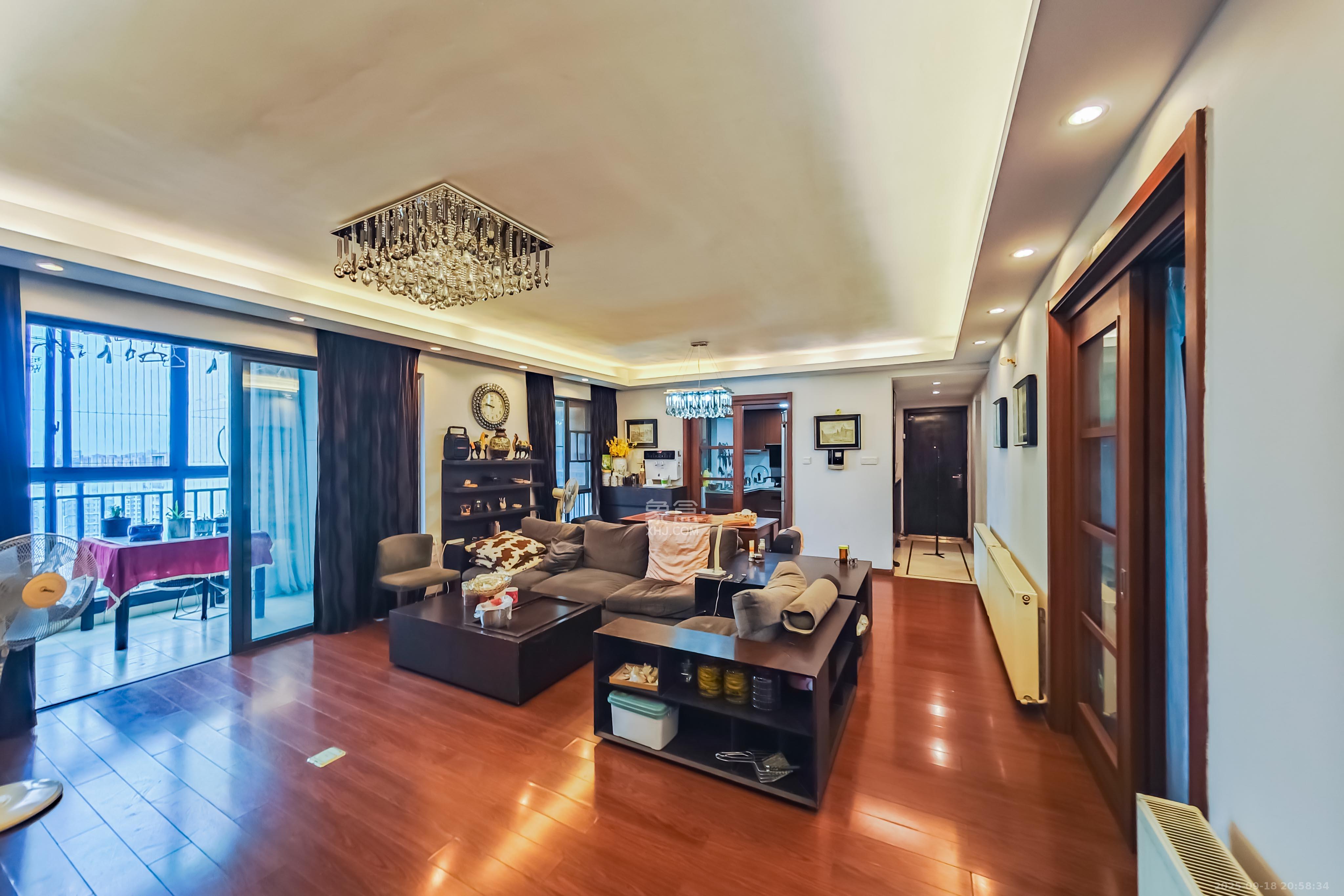 万科金域华府三四期 4室2厅2卫 110.0万 万科金域华府三四期 4室2厅2卫 110.0万客厅