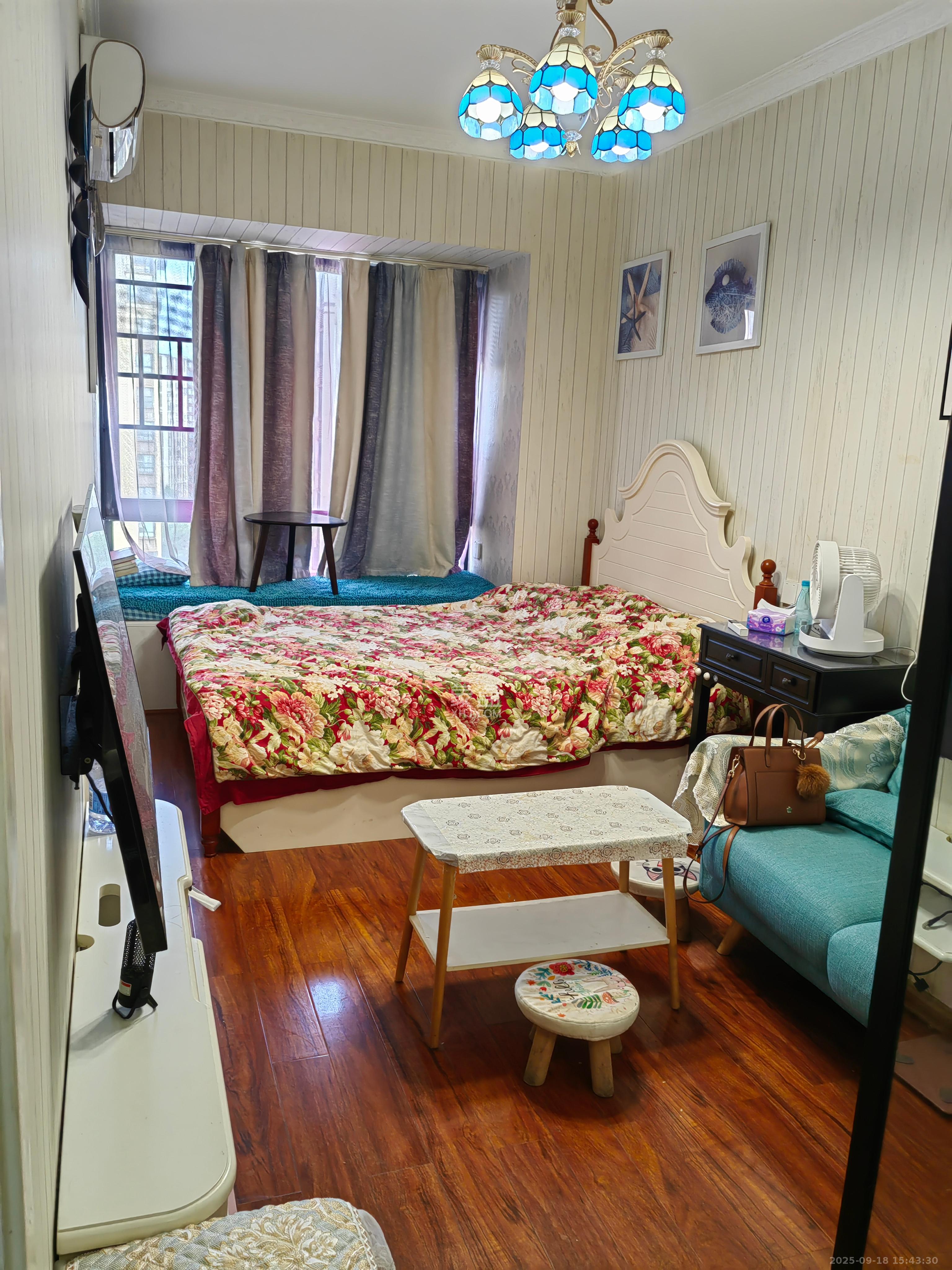 中建芙蓉工社 1室1厅1卫 1180.0元/月 中建芙蓉工社 1室1厅1卫 1180.0元/月室内图