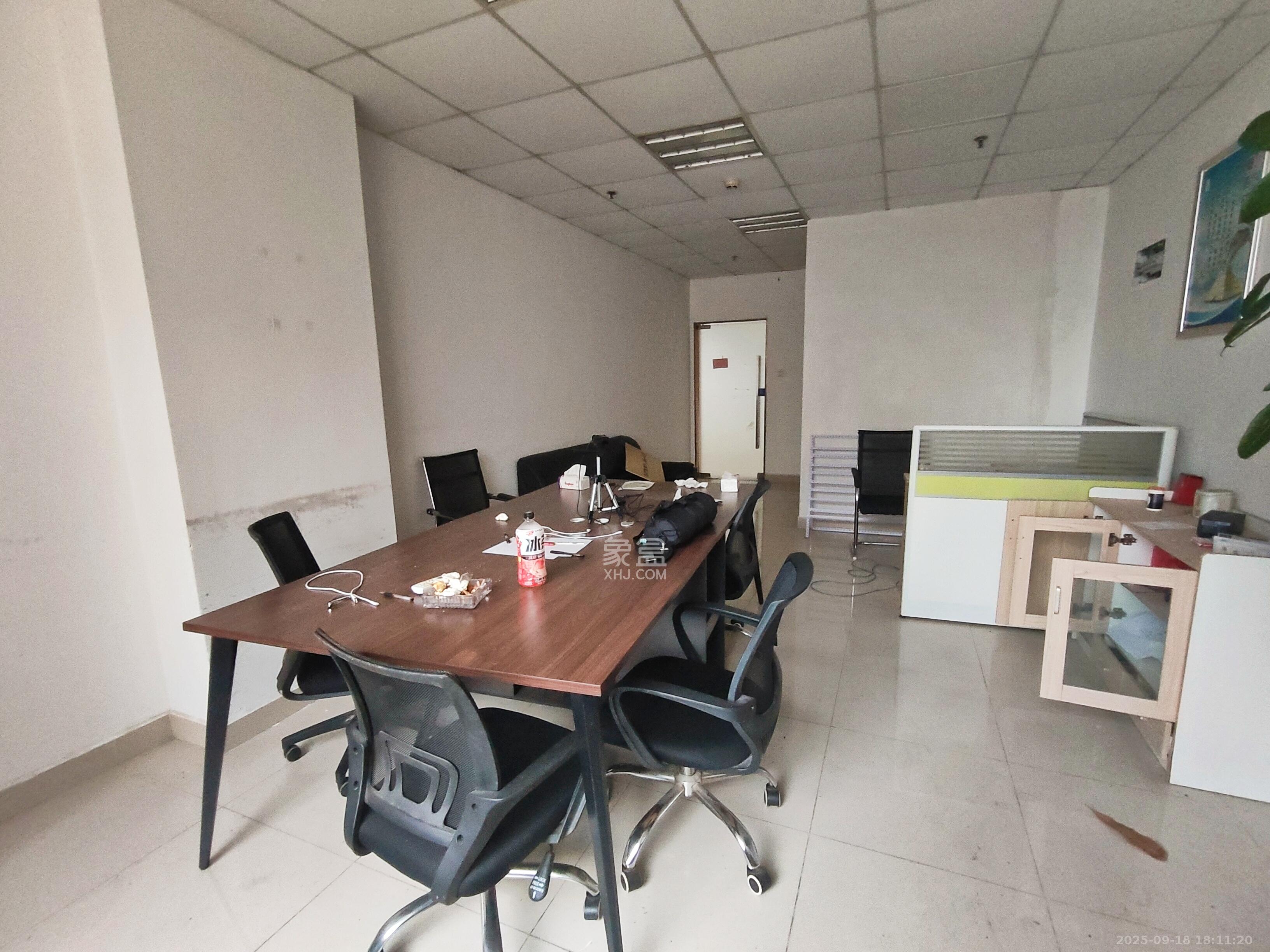 奥克斯缔壹城   48.0㎡      1500.0元/月室内图