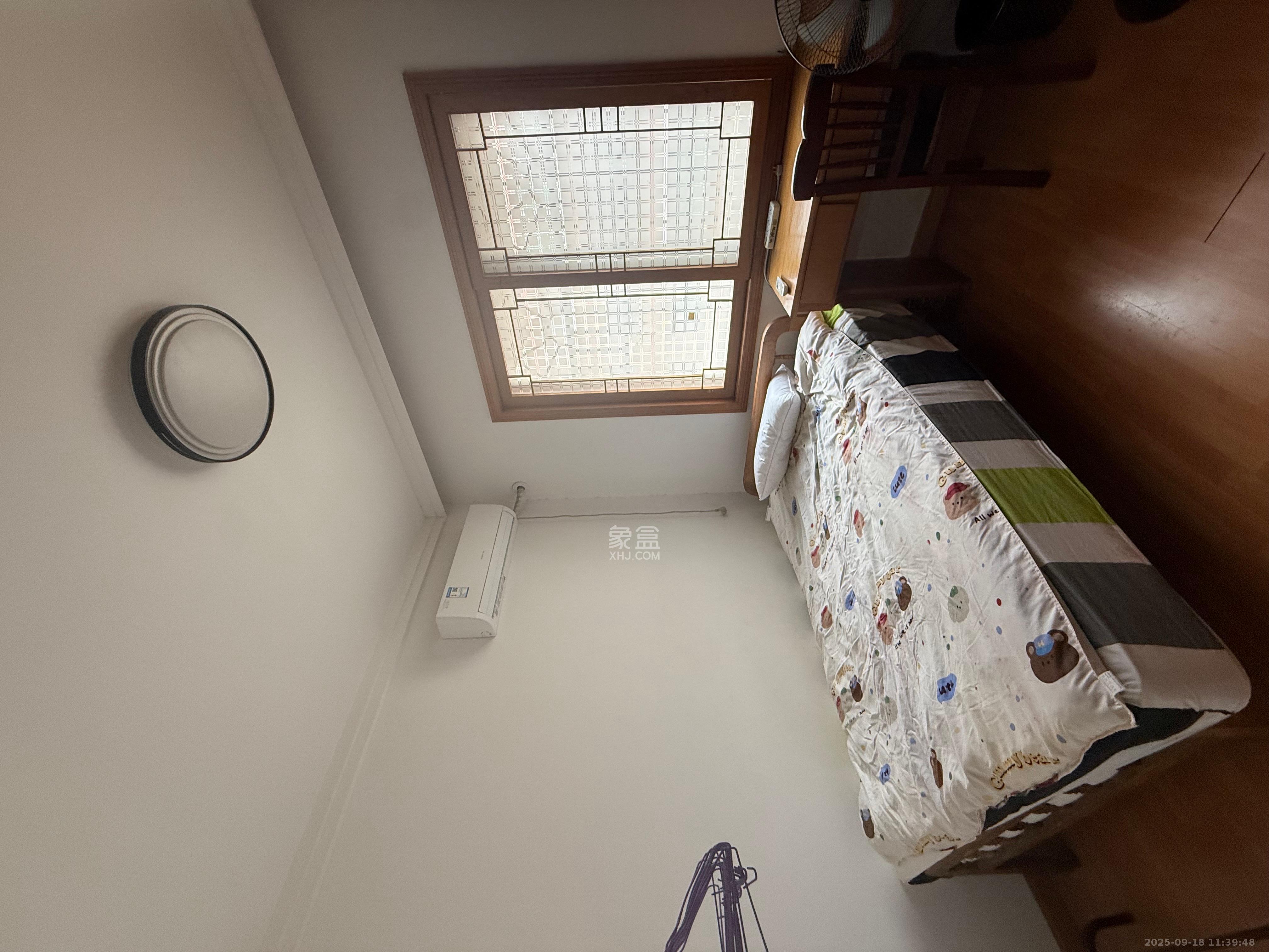 金鹰小区  3室2厅2卫    2400.0元/月室内图