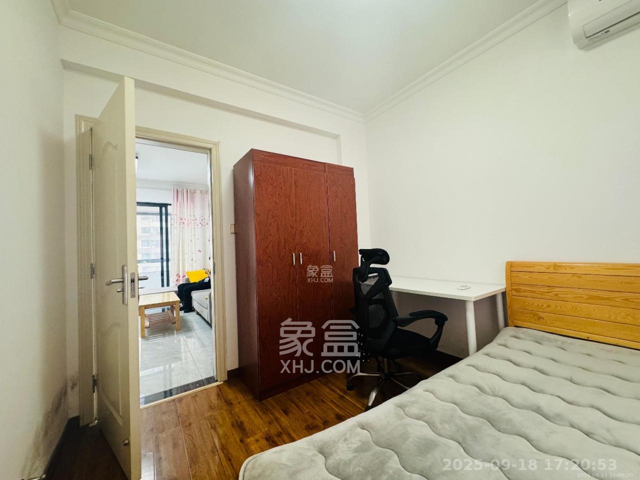 长房云时代  3室2厅1卫    2400.0元/月室内图