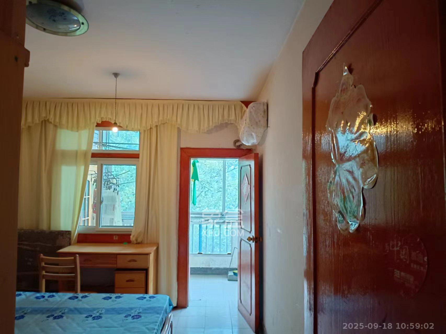 静谧园  2室1厅1卫    1300.0元/月室内图